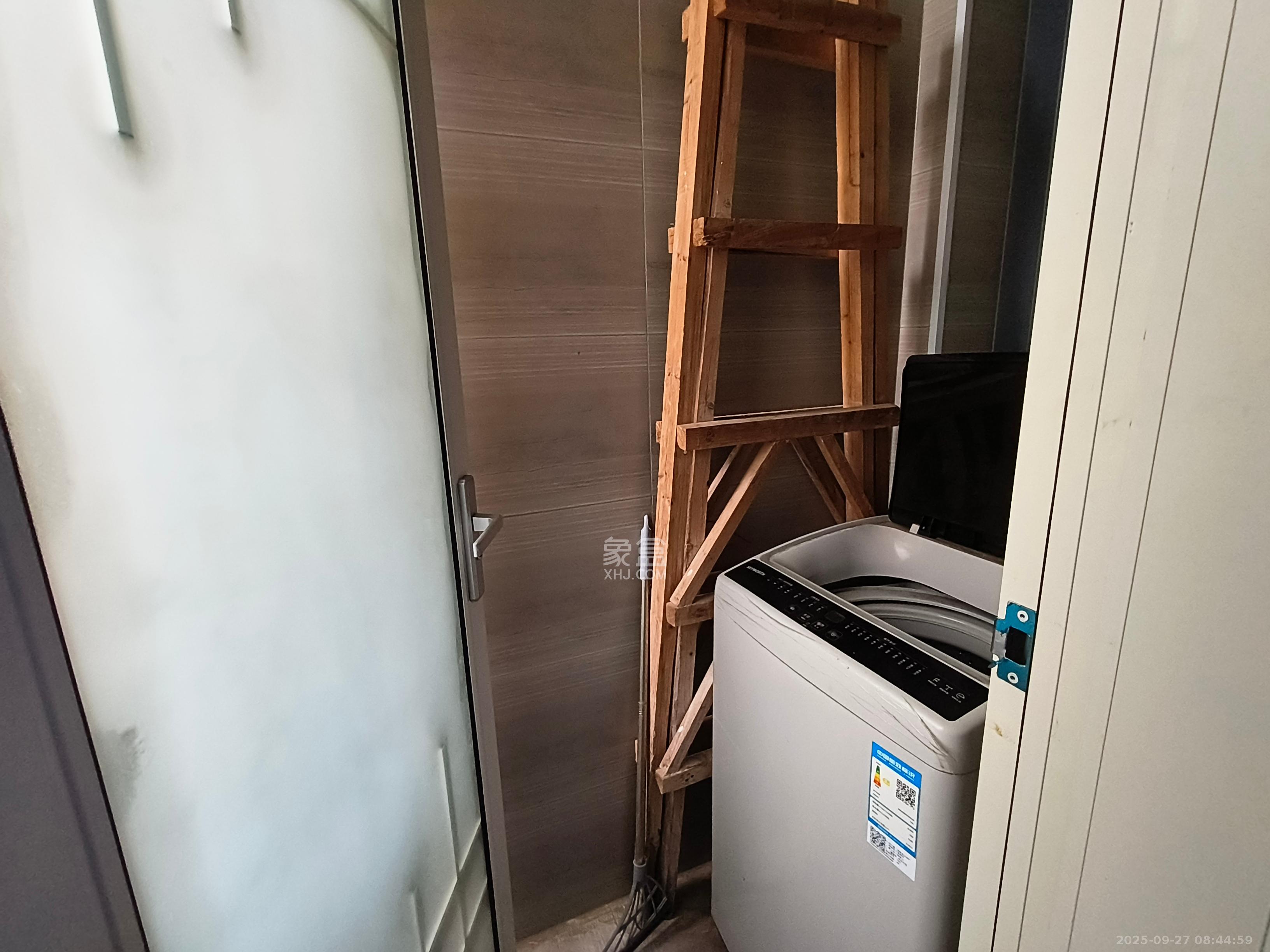 绿地新都会  1室1厅1卫    1500.0元/月室内图