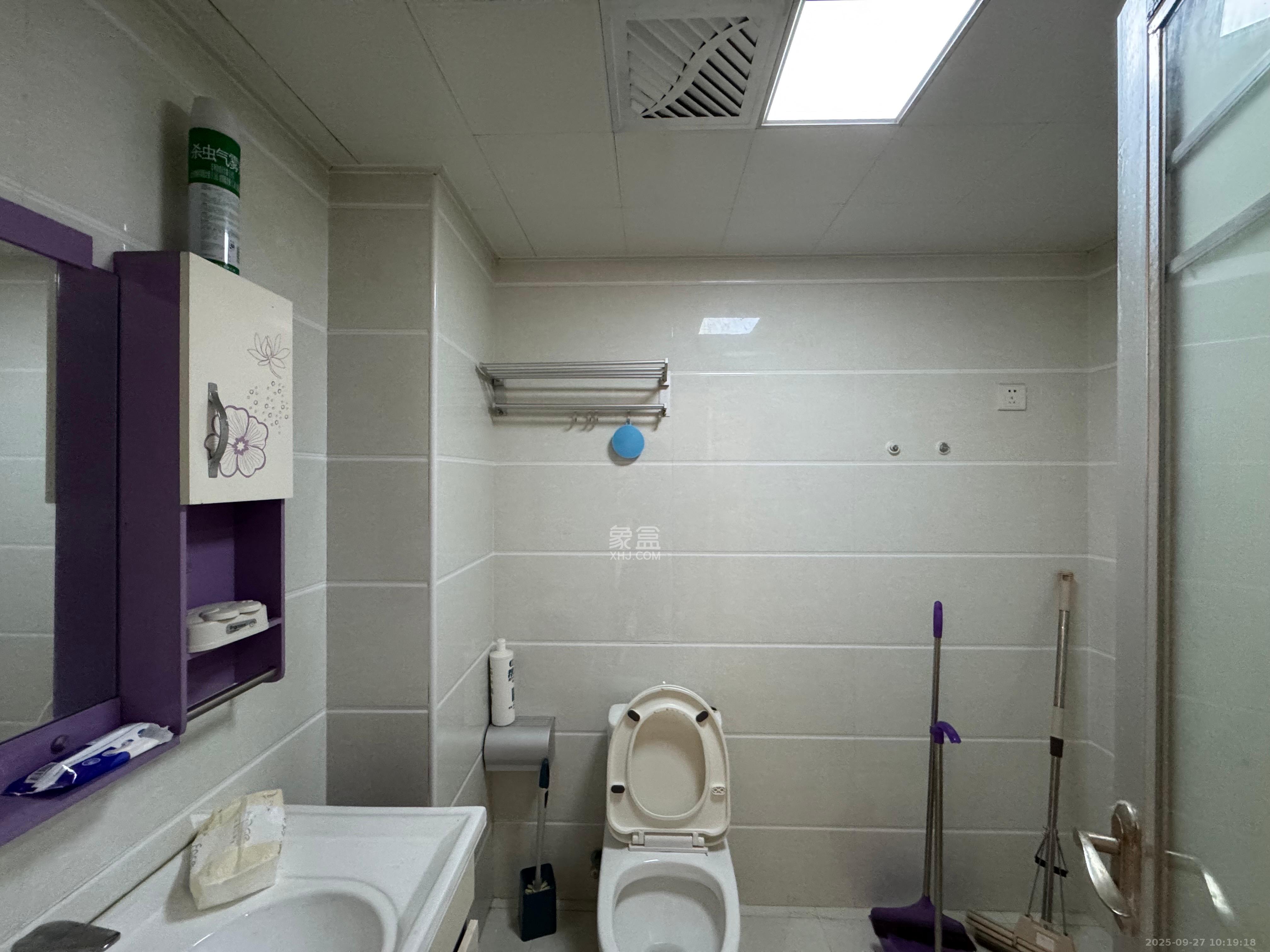 保利国际广场 1室1厅1卫 1800.0元/月 保利国际广场 1室1厅1卫 1800.0元/月室内图