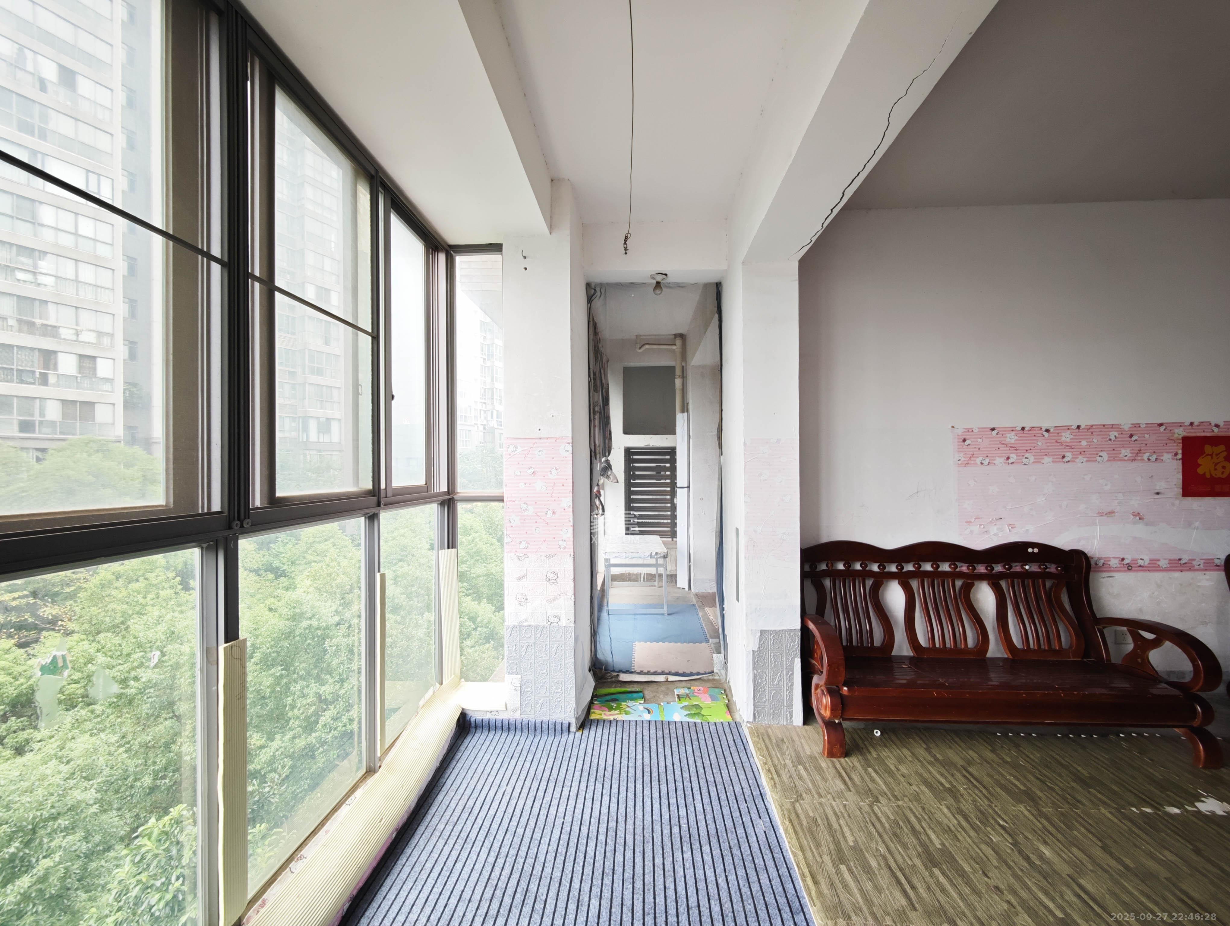 颐和佳园 1室1厅1卫 68.0万 颐和佳园 1室1厅1卫 68.0万阳台