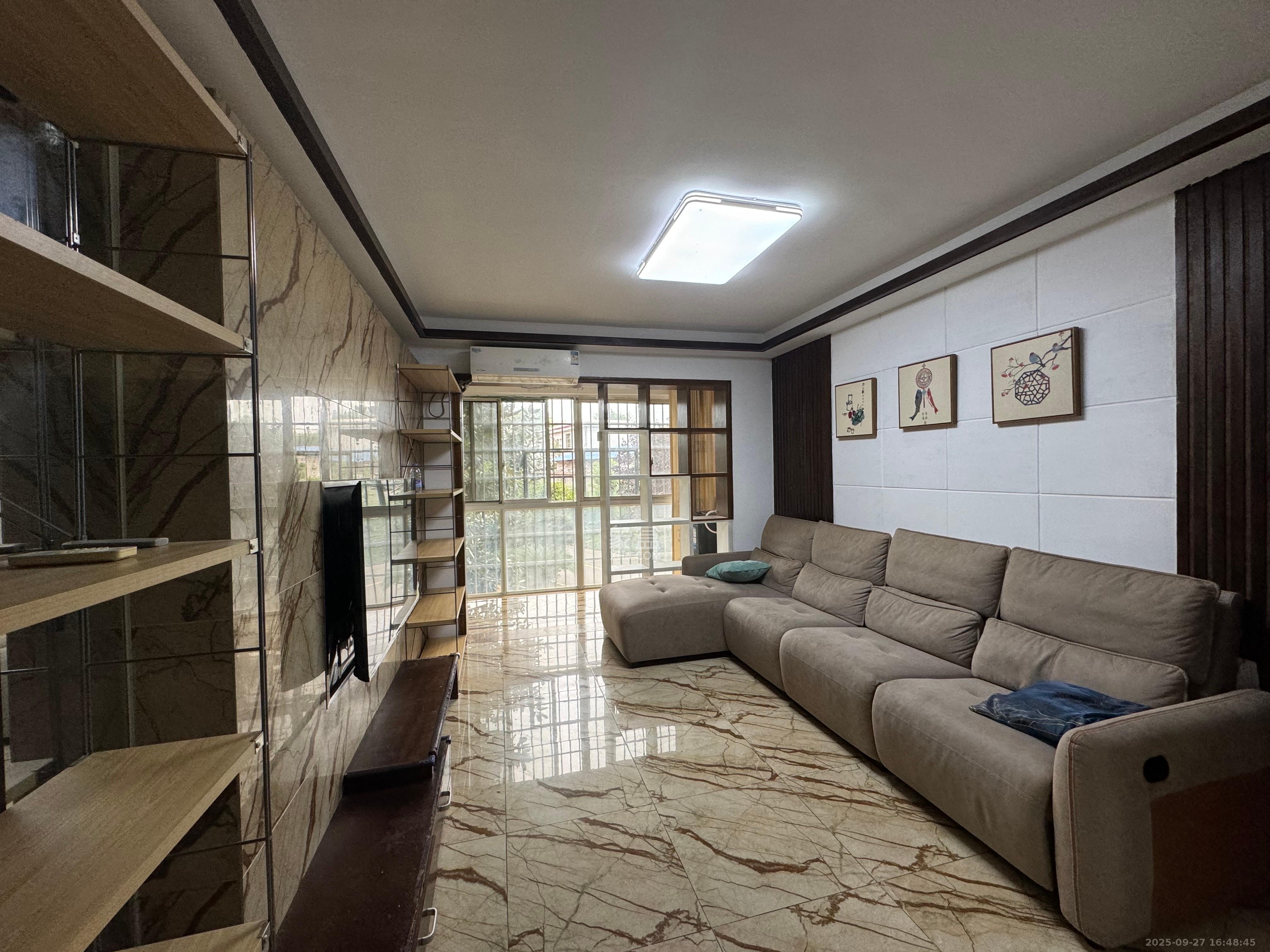 弘欣公寓  2室2厅1卫    1700.0元/月室内图