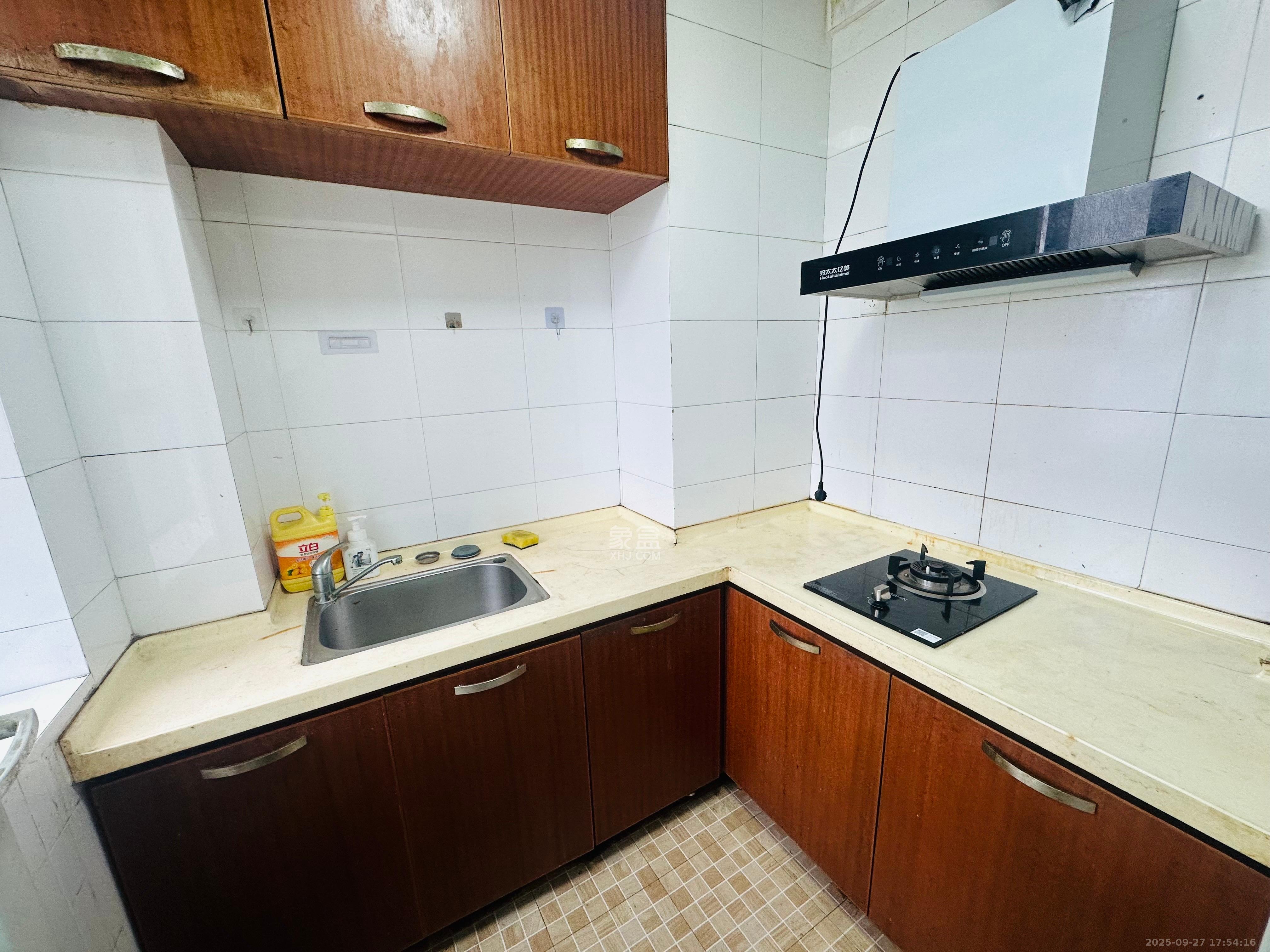 左岸右岸 1室0厅0卫 1000.0元/月 左岸右岸 1室0厅0卫 1000.0元/月室内图