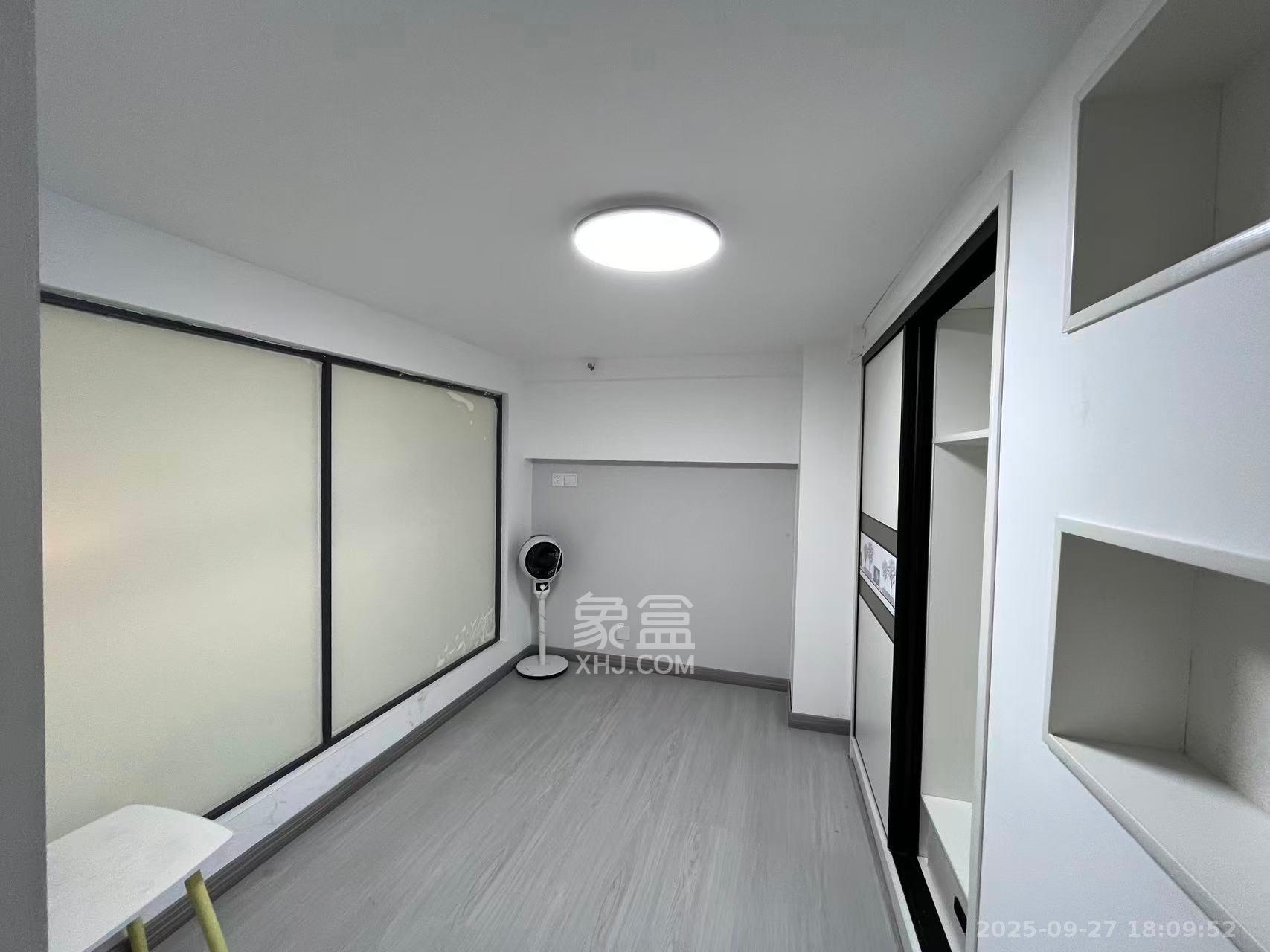 启迪协信中心  2室1厅1卫    2300.0元/月室内图