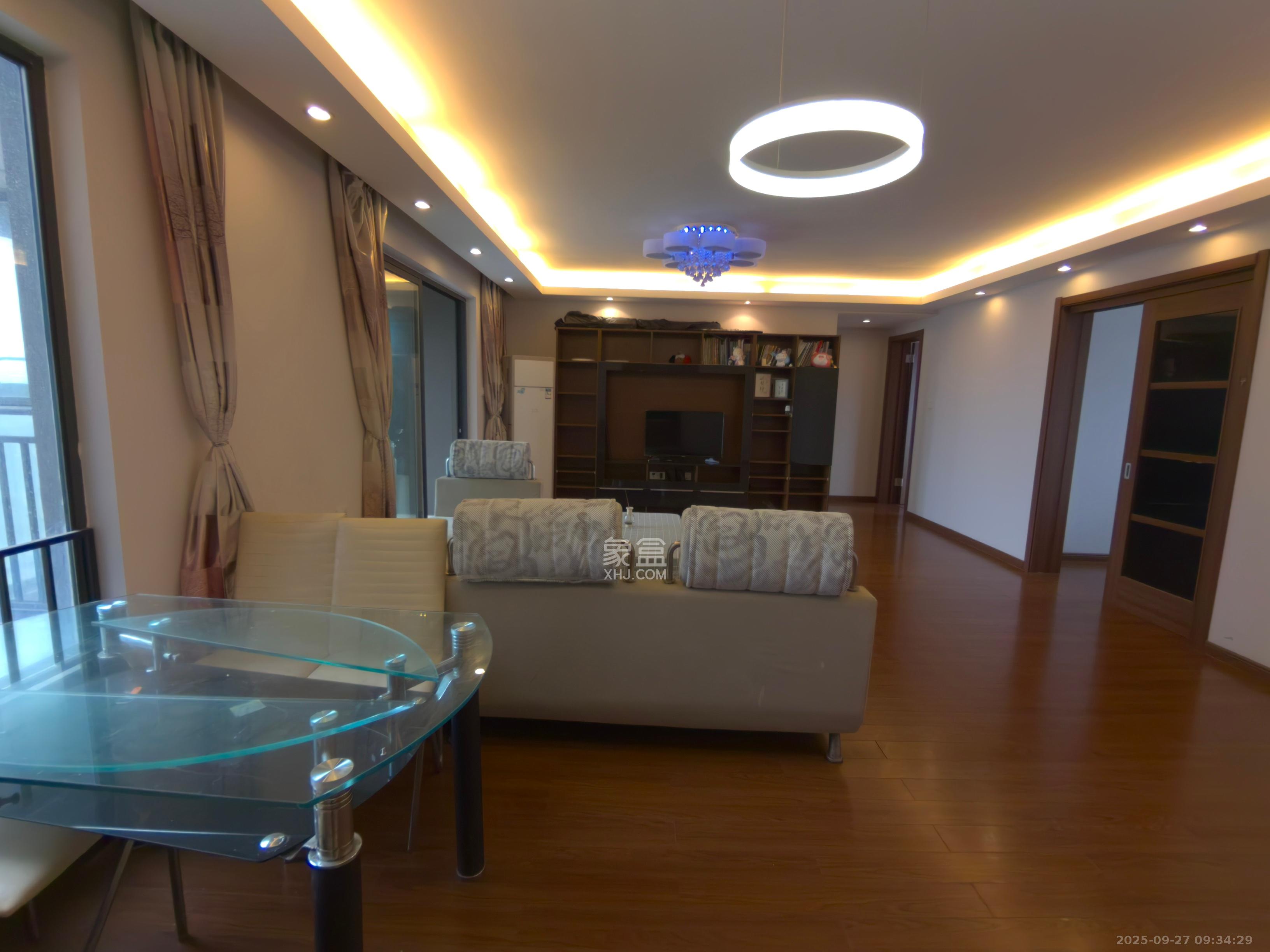 万科金域华府三四期 4室2厅2卫 2800.0元/月 万科金域华府三四期 4室2厅2卫 2800.0元/月室内图