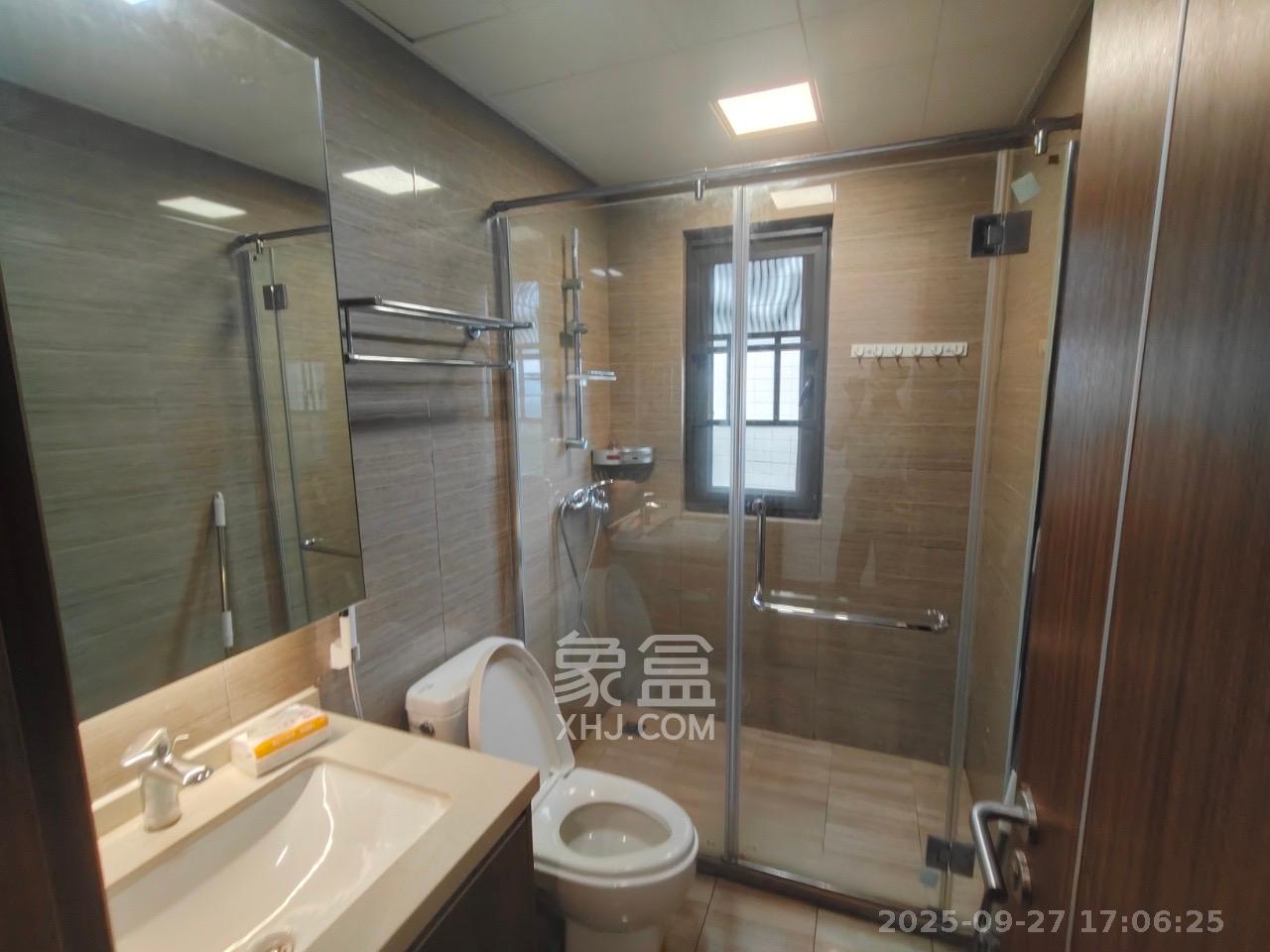 阳光城尚东湾青柠园  4室2厅2卫    2900.0元/月室内图