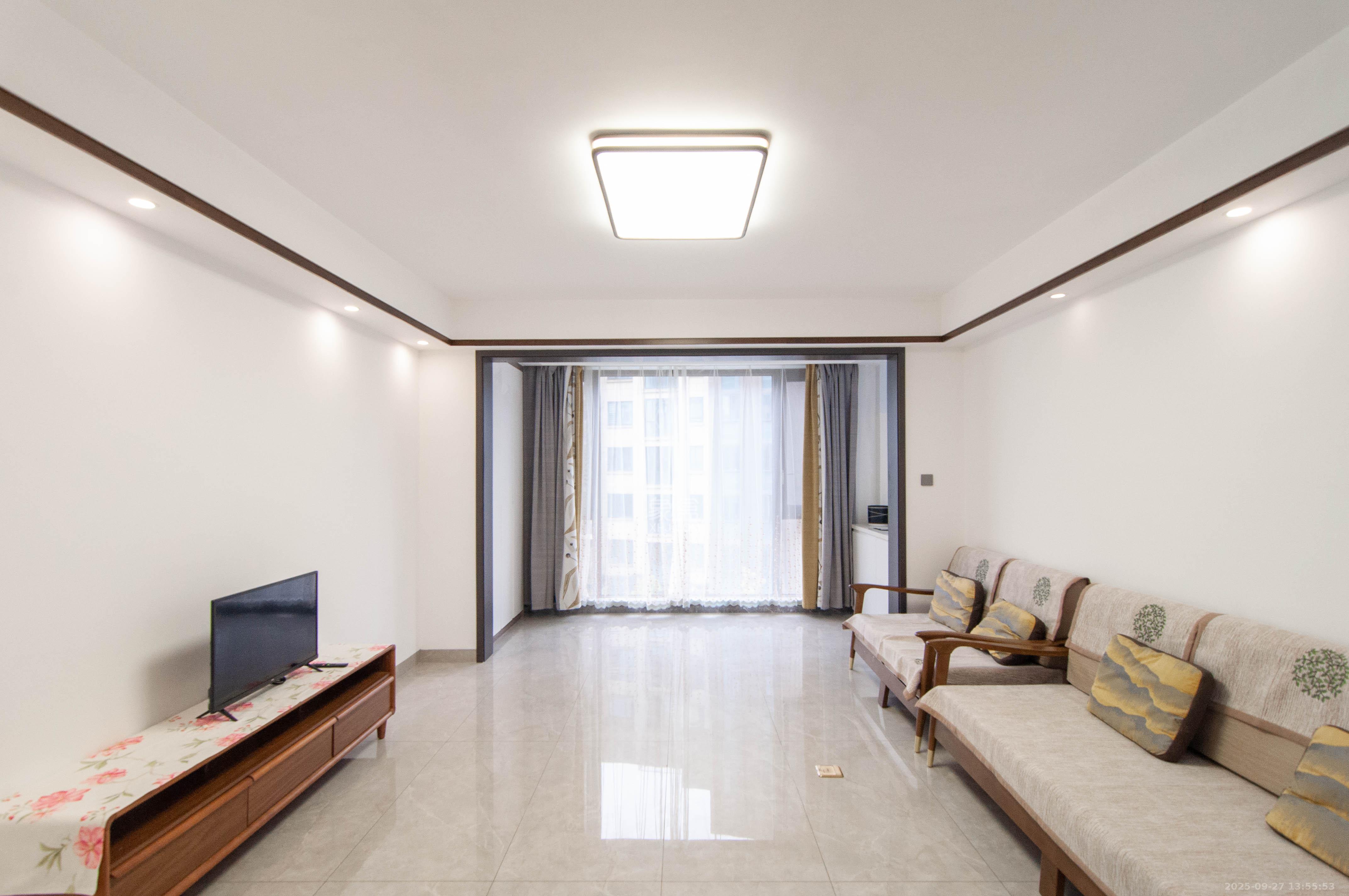 长房梅溪香山  4室2厅2卫    338.0万 长房梅溪香山  4室2厅2卫    338.0万