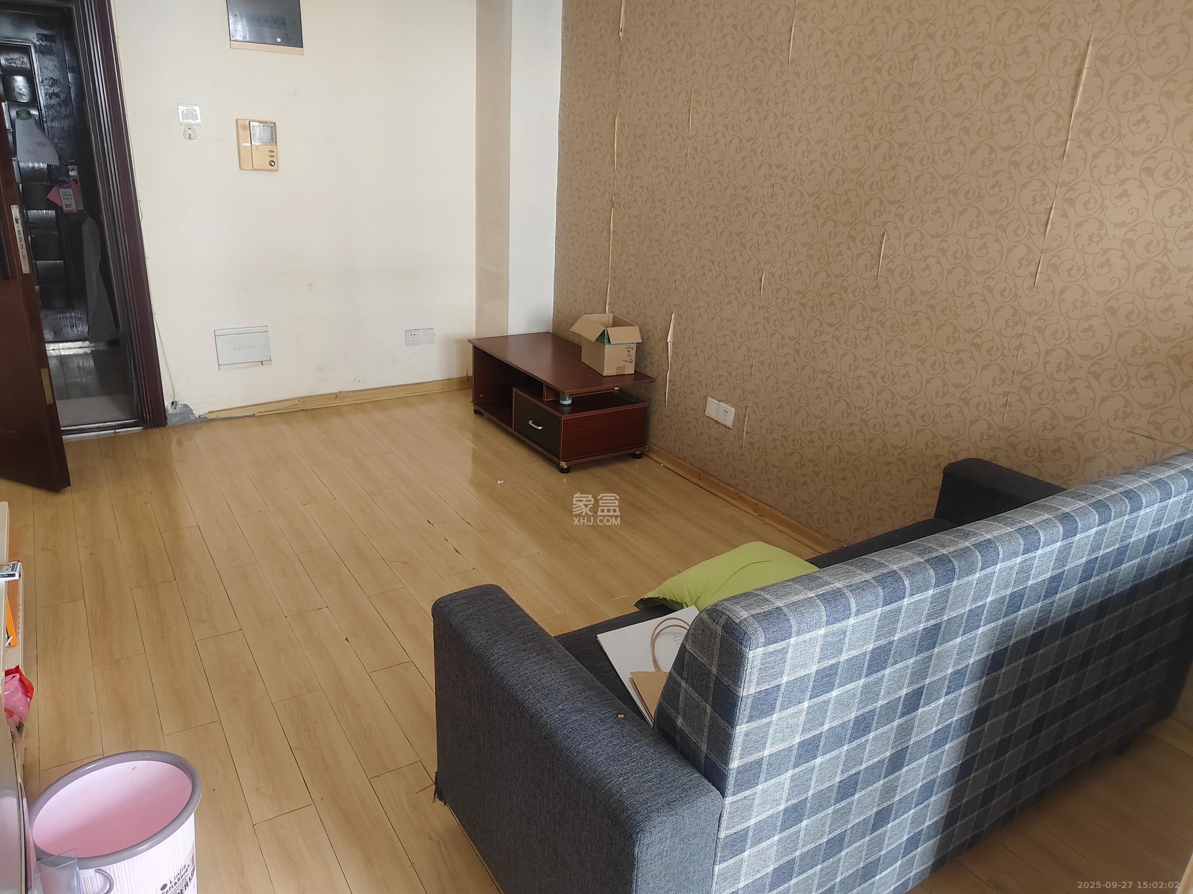 上海城小区  1室1厅1卫   1500.00元/月室内图