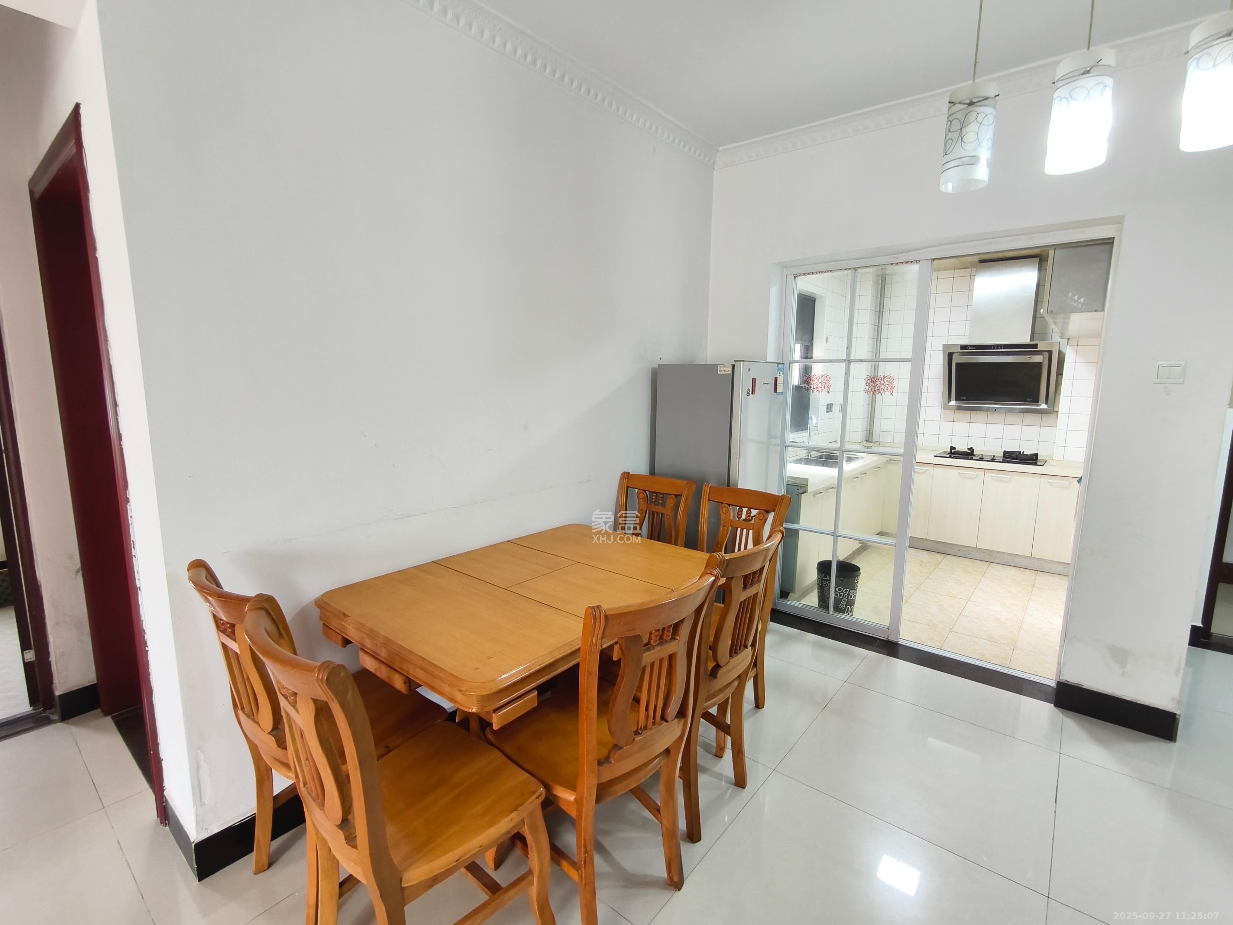 万芙锦城  2室2厅1卫    1900.0元/月 万芙锦城  2室2厅1卫    1900.0元/月室内图