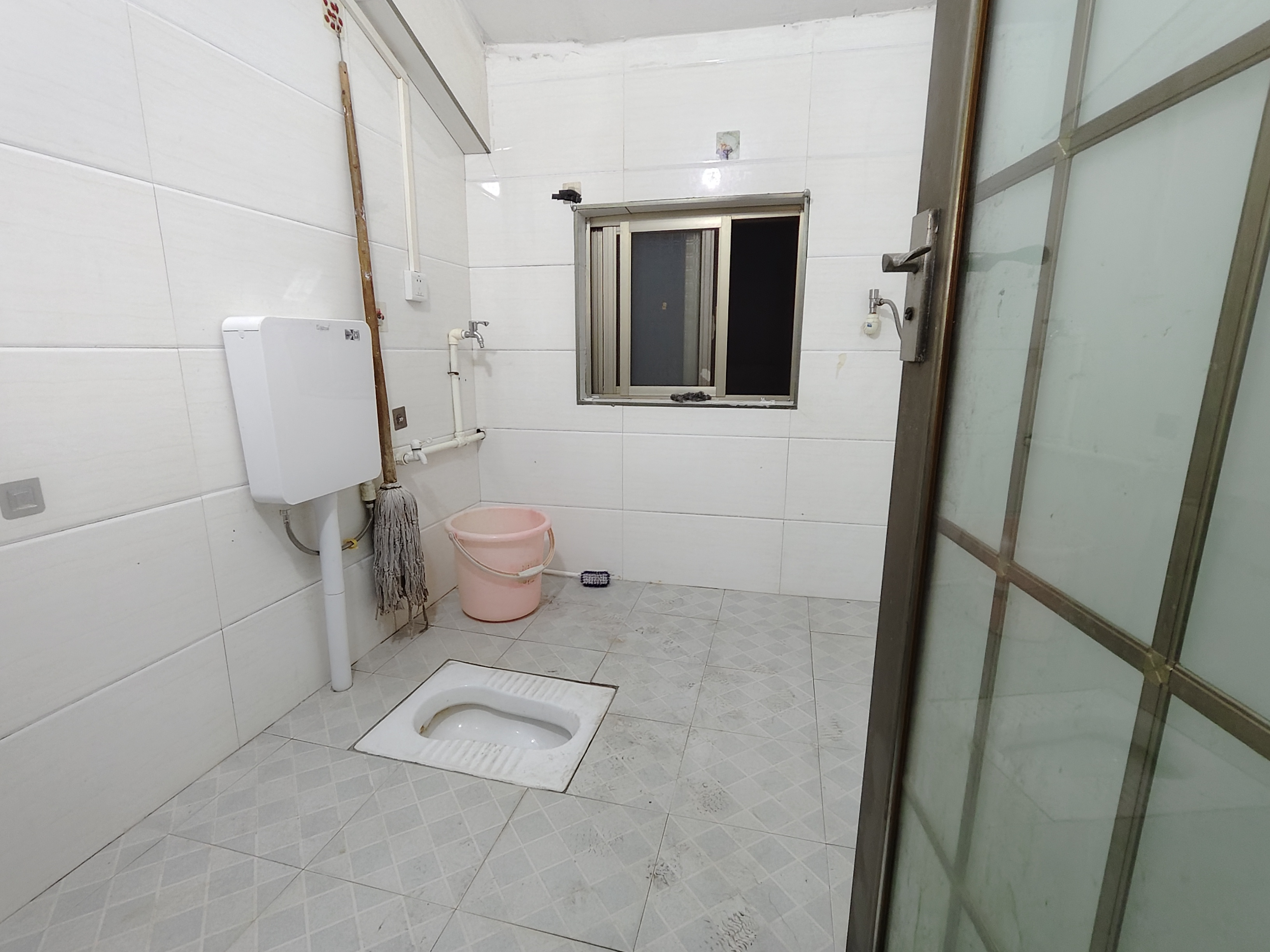 幸福里 3室1厅1卫 400.0元/月 幸福里 3室1厅1卫 400.0元/月室内图