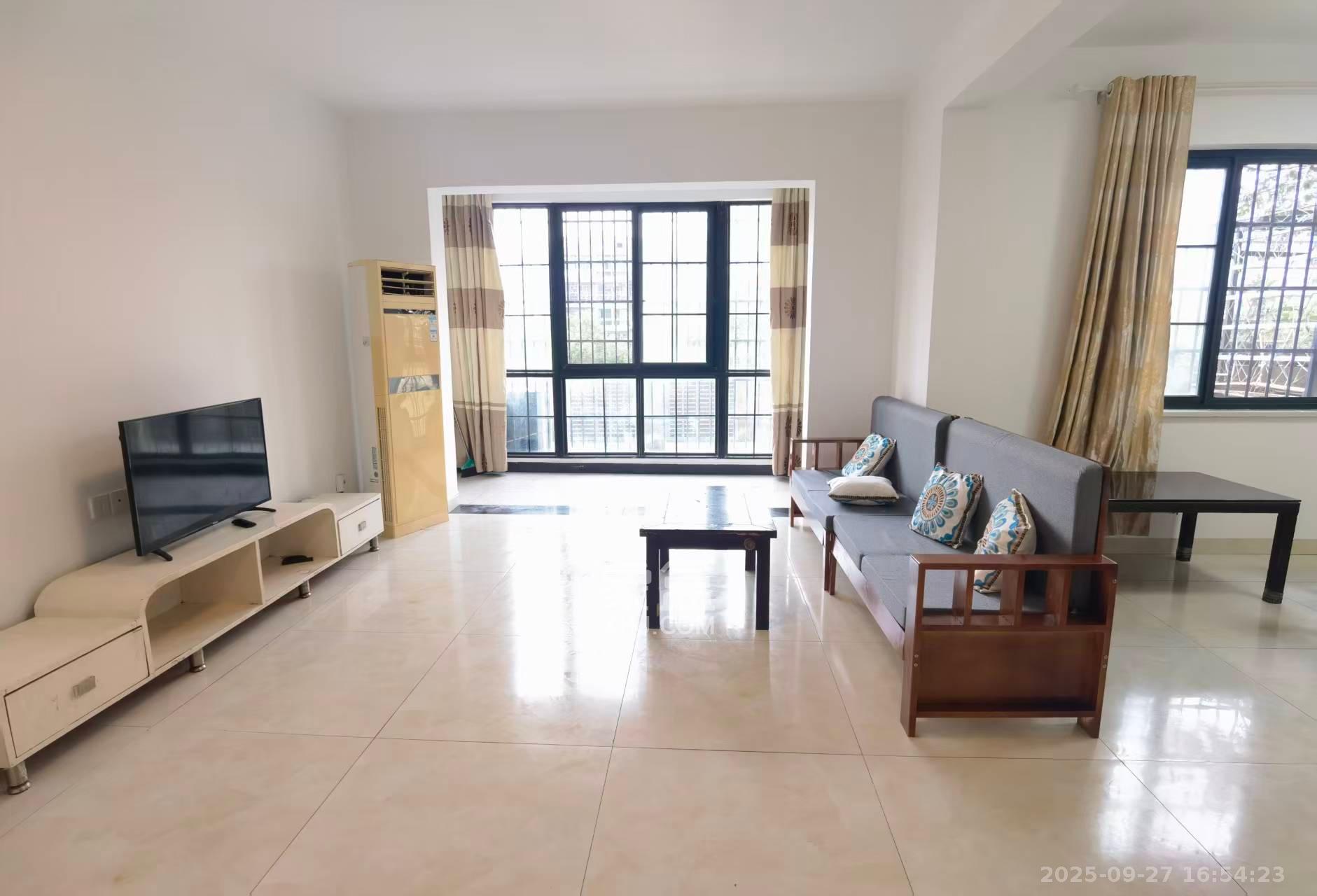 沁园春御院 3室2厅2卫 2600.0元/月 沁园春御院 3室2厅2卫 2600.0元/月室内图