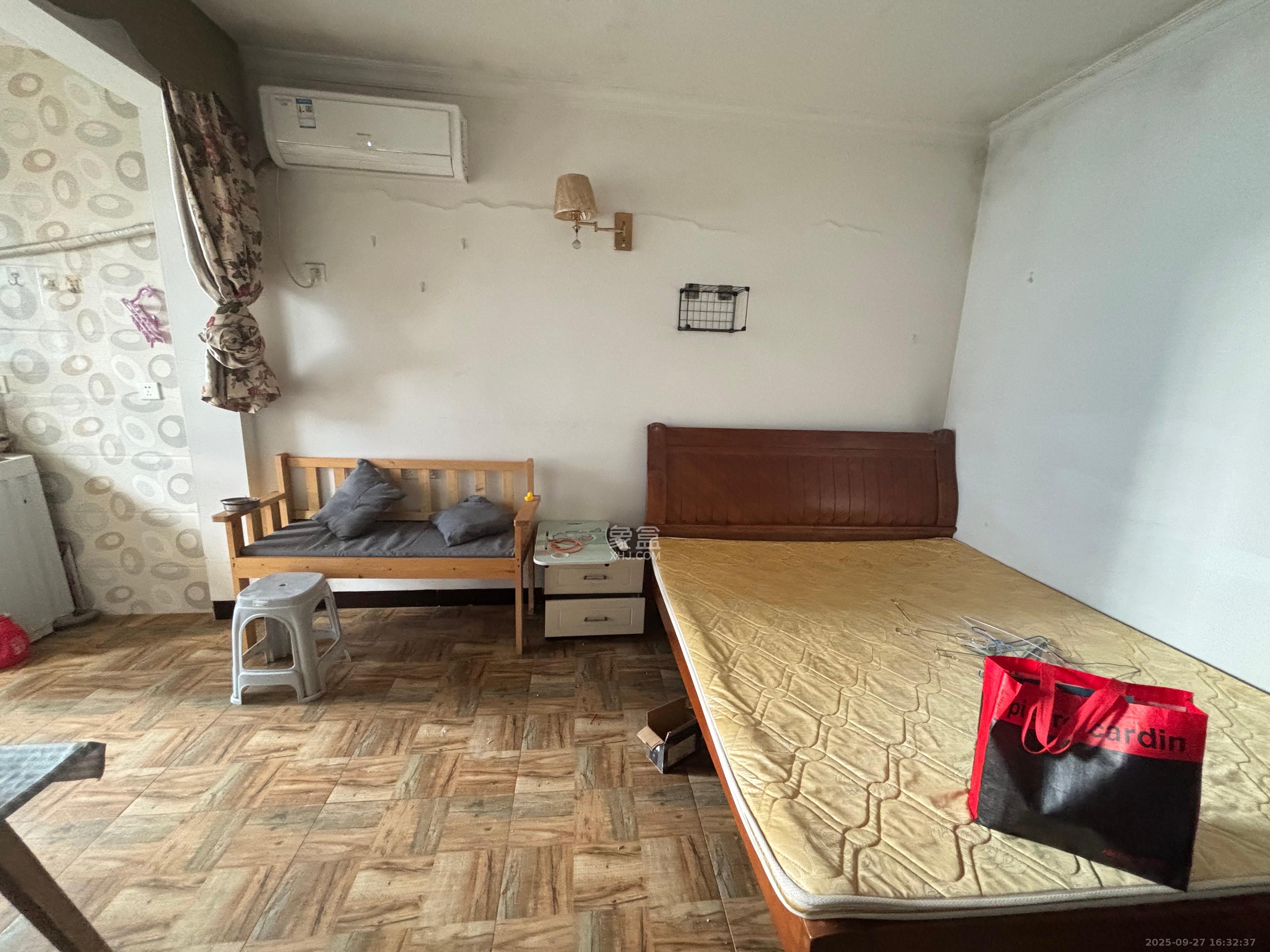 东方航标 1室1厅1卫 1200.0元/月 东方航标 1室1厅1卫 1200.0元/月室内图