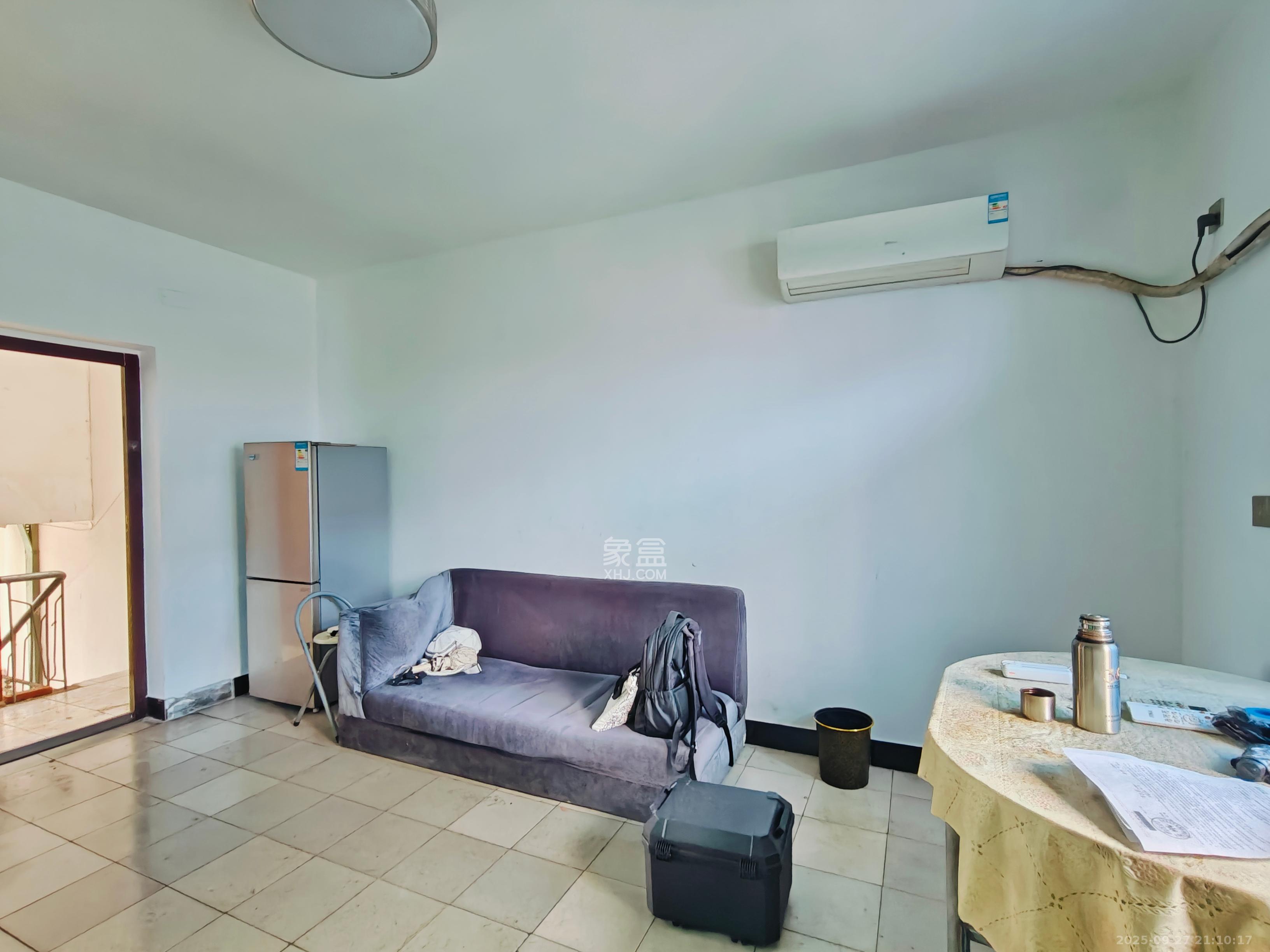 五一东村  2室1厅1卫    1100.0元/月室内图