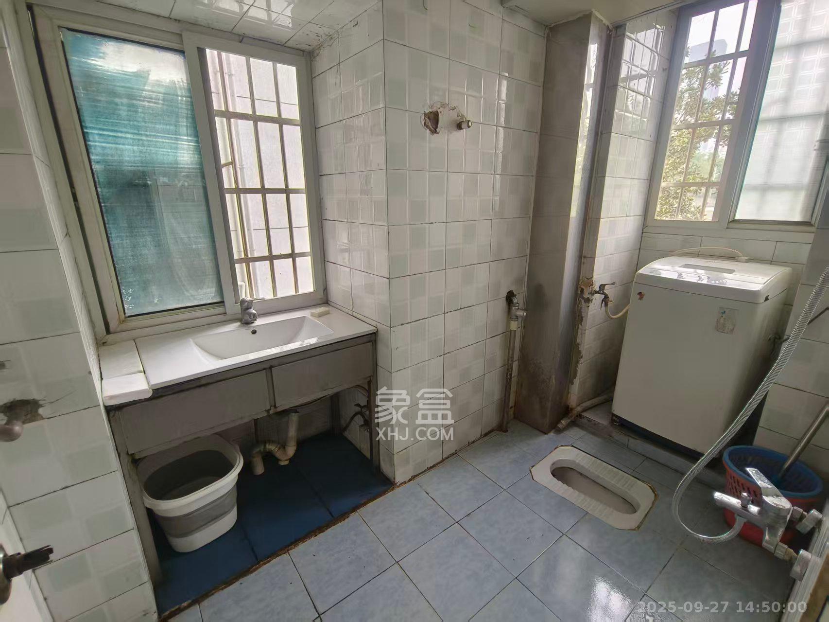 长沙市芙蓉实业公司(白沙路110号) 3室2厅1卫 1980.0元/月 长沙市芙蓉实业公司(白沙路110号) 3室2厅1卫 1980.0元/月室内图