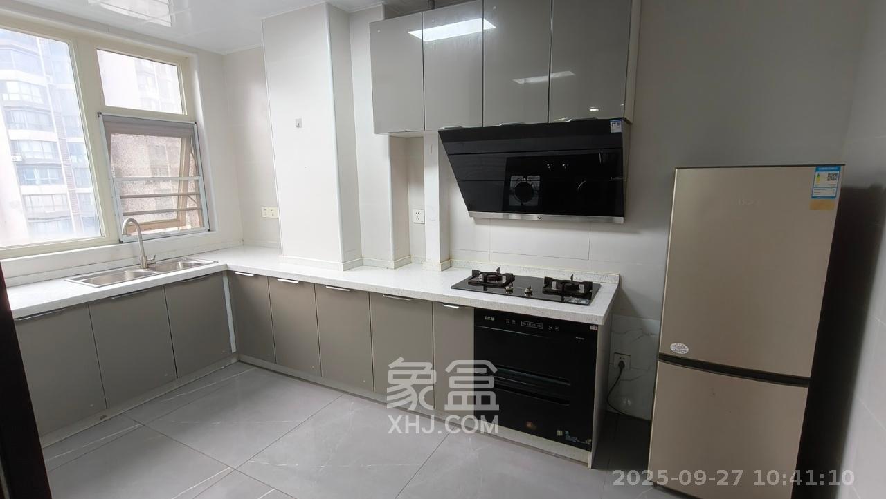 北辰三角洲E5区 4室2厅2卫 4500.0元/月 北辰三角洲E5区 4室2厅2卫 4500.0元/月室内图