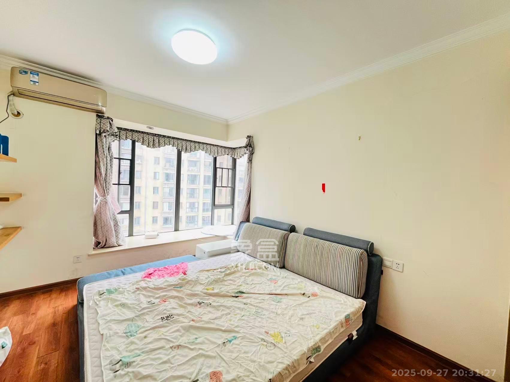 鑫远御文台一期  3室2厅1卫    2400.0元/月室内图