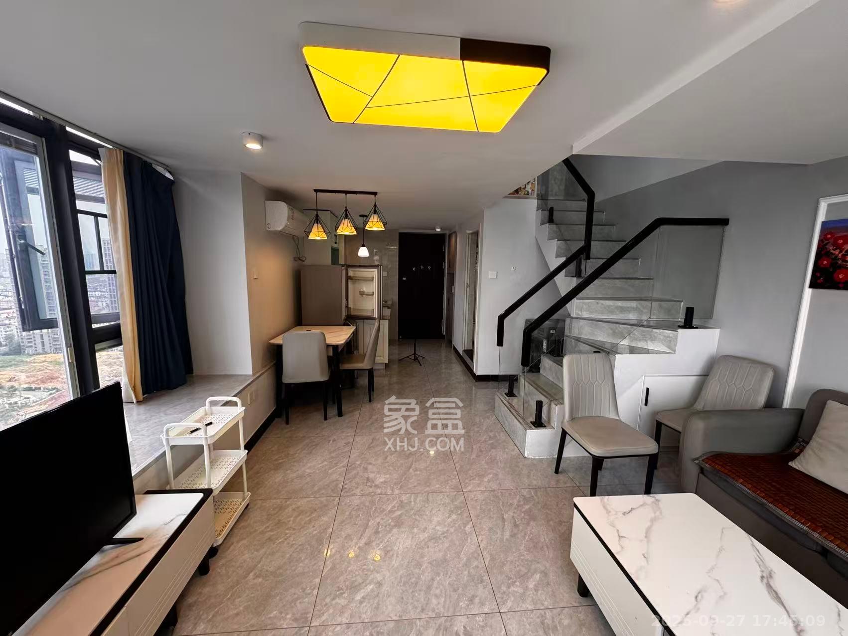 华润翡翠府 2室2厅2卫 2200.0元/月 华润翡翠府 2室2厅2卫 2200.0元/月室内图