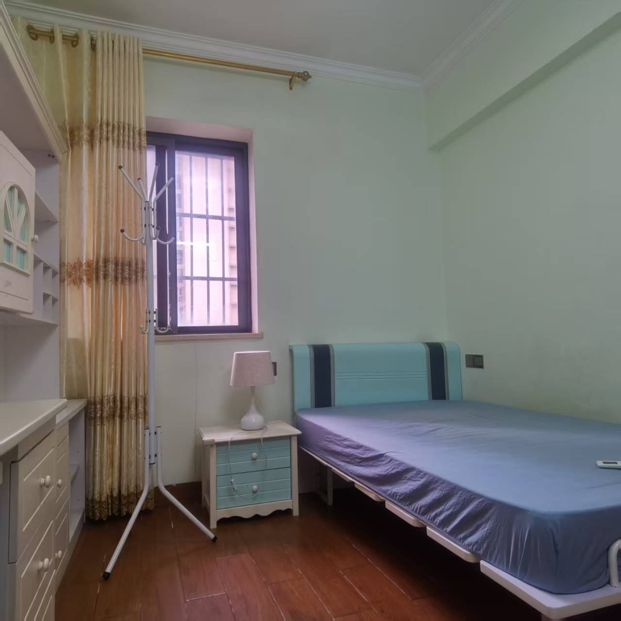 五源河公寓A区 3室2厅2卫 2500.0元/月 五源河公寓A区 3室2厅2卫 2500.0元/月室内图