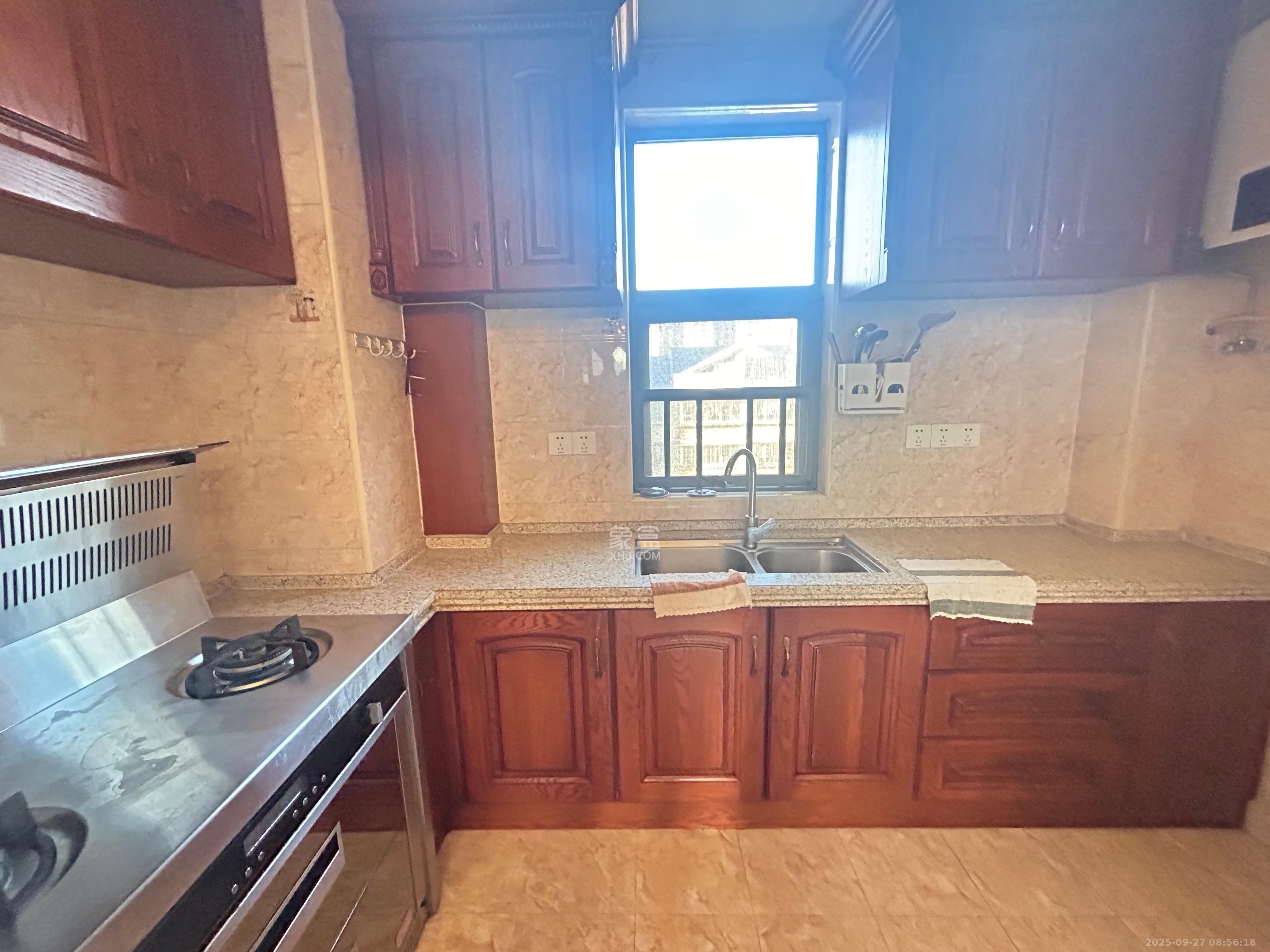 兰亭湾畔 4室2厅2卫 3200.0元/月 兰亭湾畔 4室2厅2卫 3200.0元/月室内图