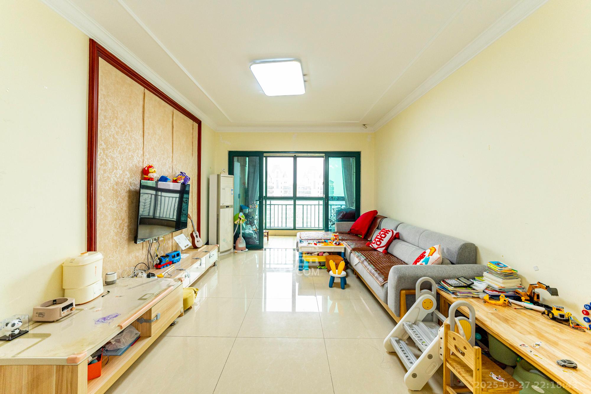 恒大雅苑  3室2厅2卫    99.8万 恒大雅苑  3室2厅2卫    99.8万