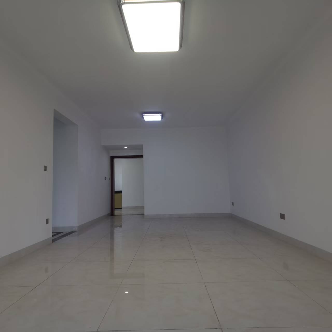 五源河公寓C区 3室2厅2卫 2500.0元/月 五源河公寓C区 3室2厅2卫 2500.0元/月室内图