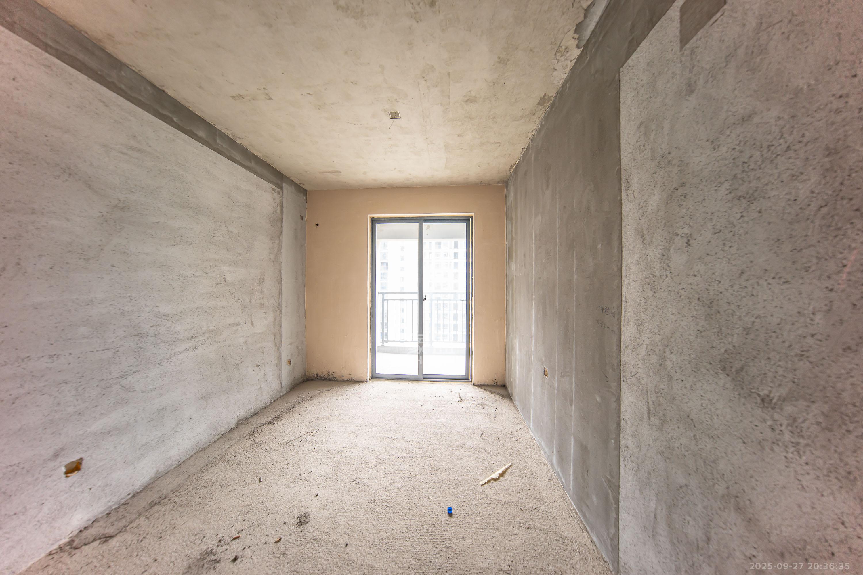 汉高学士府 4室2厅2卫 98.0万 汉高学士府 4室2厅2卫 98.0万卧室