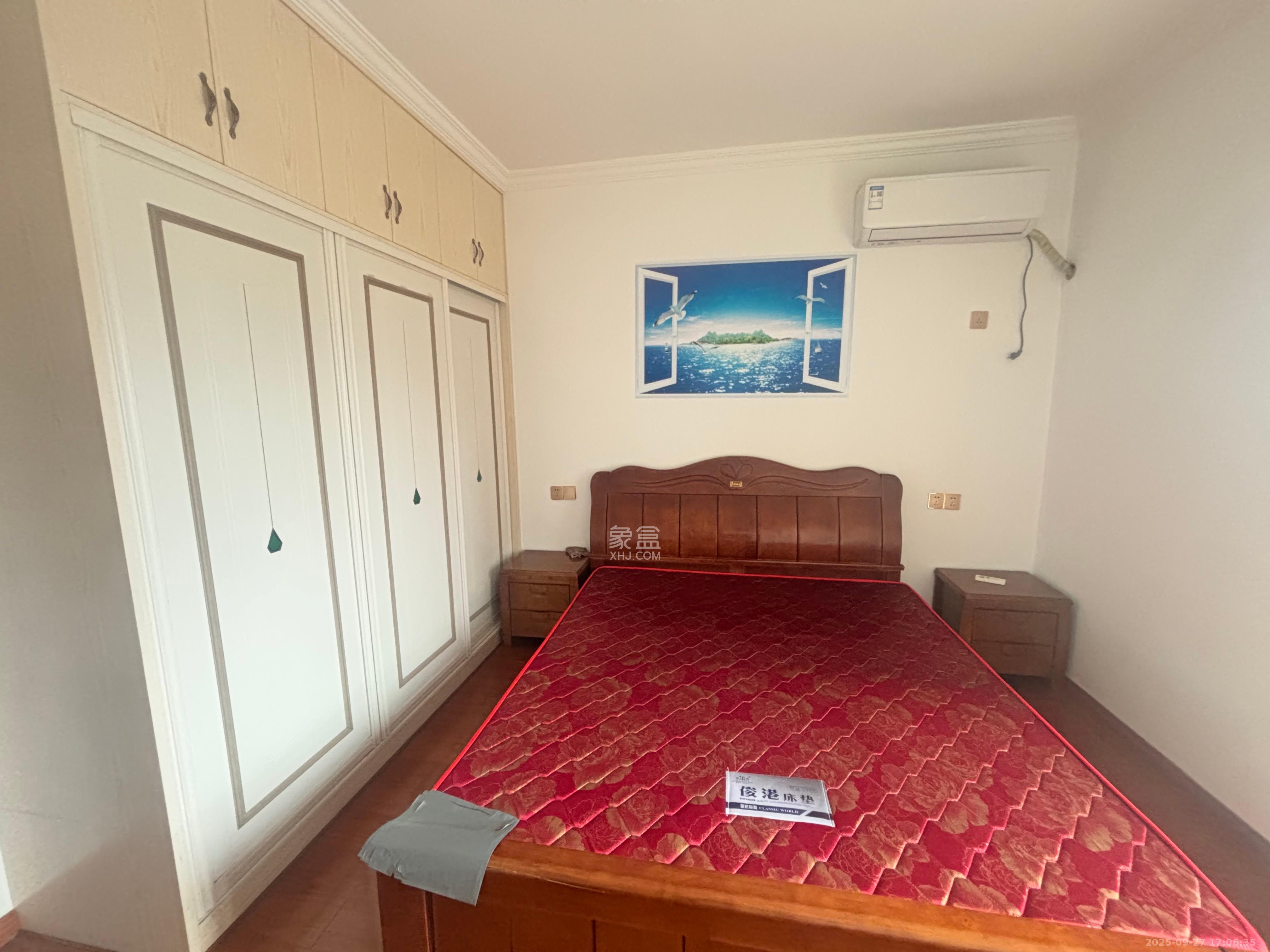 丰园城(鄱阳小区二期) 3室2厅2卫 2100.0元/月 丰园城(鄱阳小区二期) 3室2厅2卫 2100.0元/月室内图