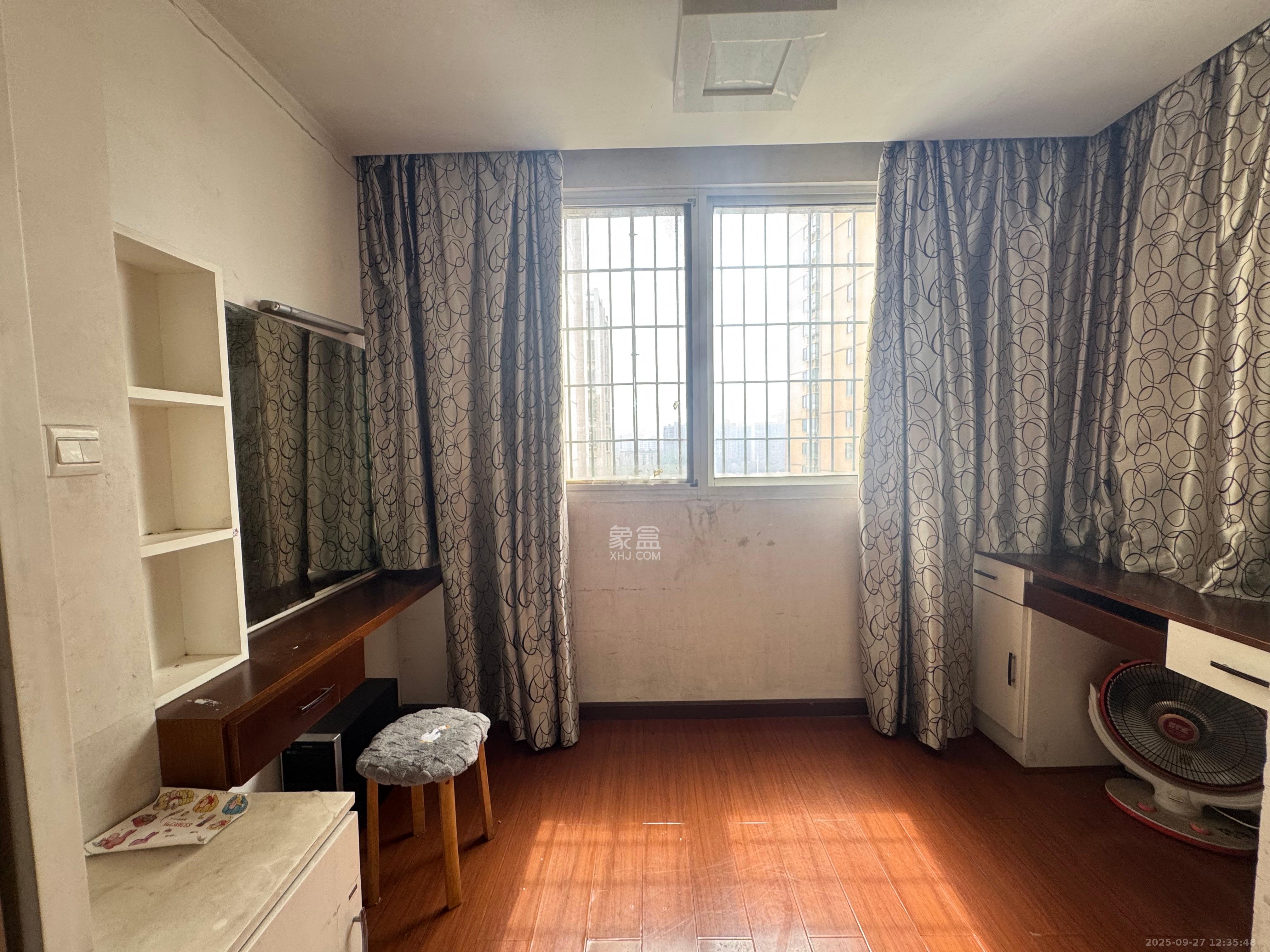 桔香鑫城  3室2厅1卫    2100.0元/月室内图