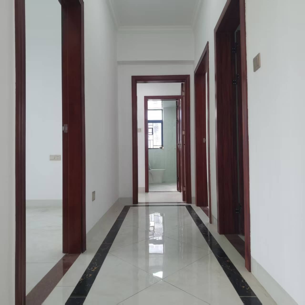 五源河公寓C区 3室2厅2卫 2500.0元/月 五源河公寓C区 3室2厅2卫 2500.0元/月室内图