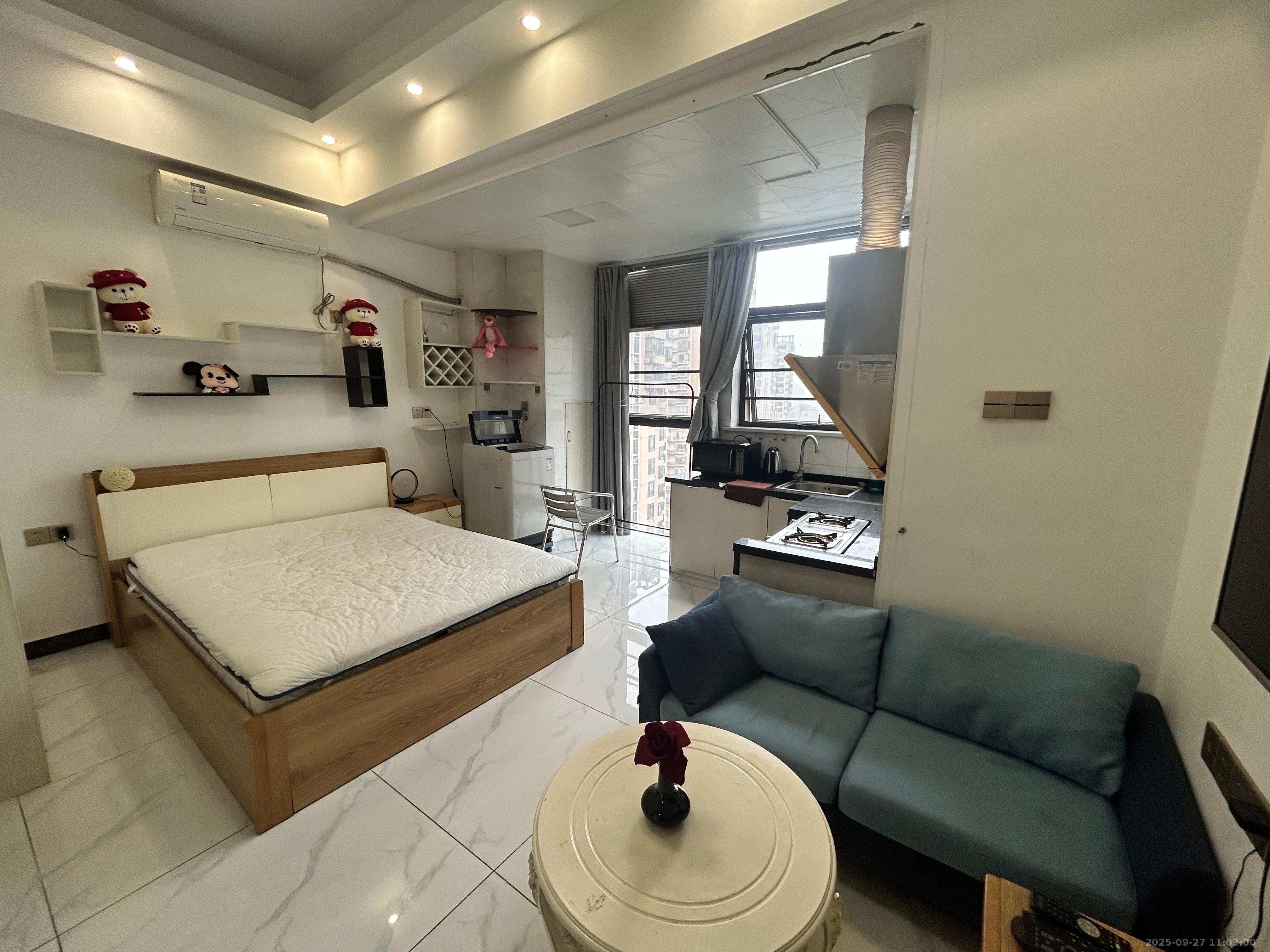 流金岁月-华晨国际 1室1厅1卫 1300.00元/月 流金岁月-华晨国际 1室1厅1卫 1300.00元/月室内图