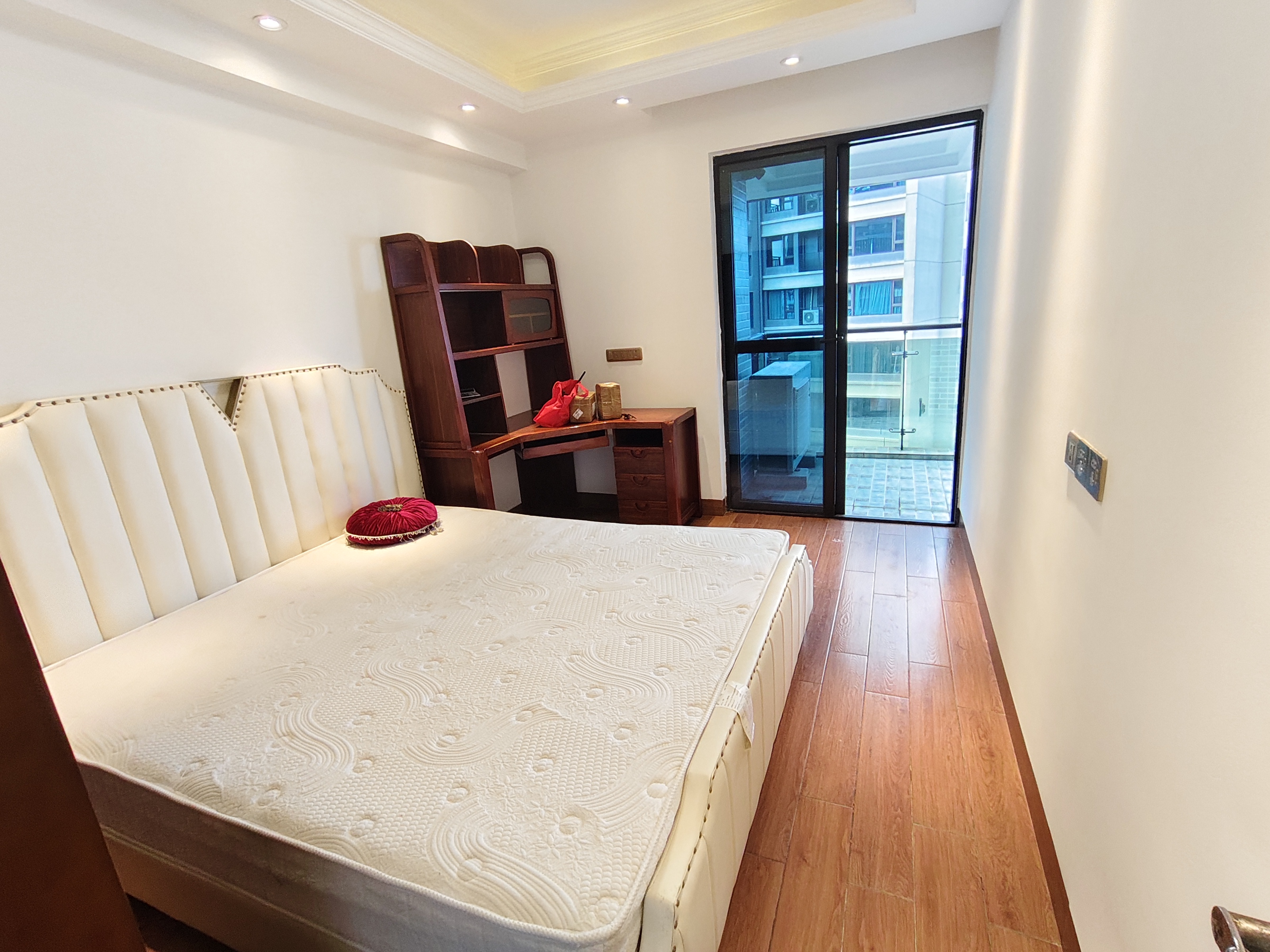 保利中央海岸一二期  4室2厅2卫    310.0万室内图