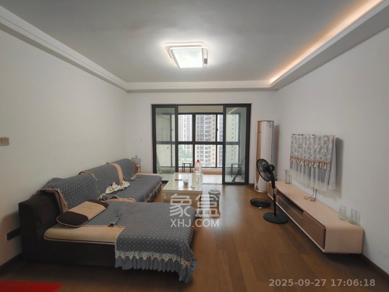 阳光城尚东湾青柠园 4室2厅2卫 2900.0元/月 阳光城尚东湾青柠园 4室2厅2卫 2900.0元/月室内图