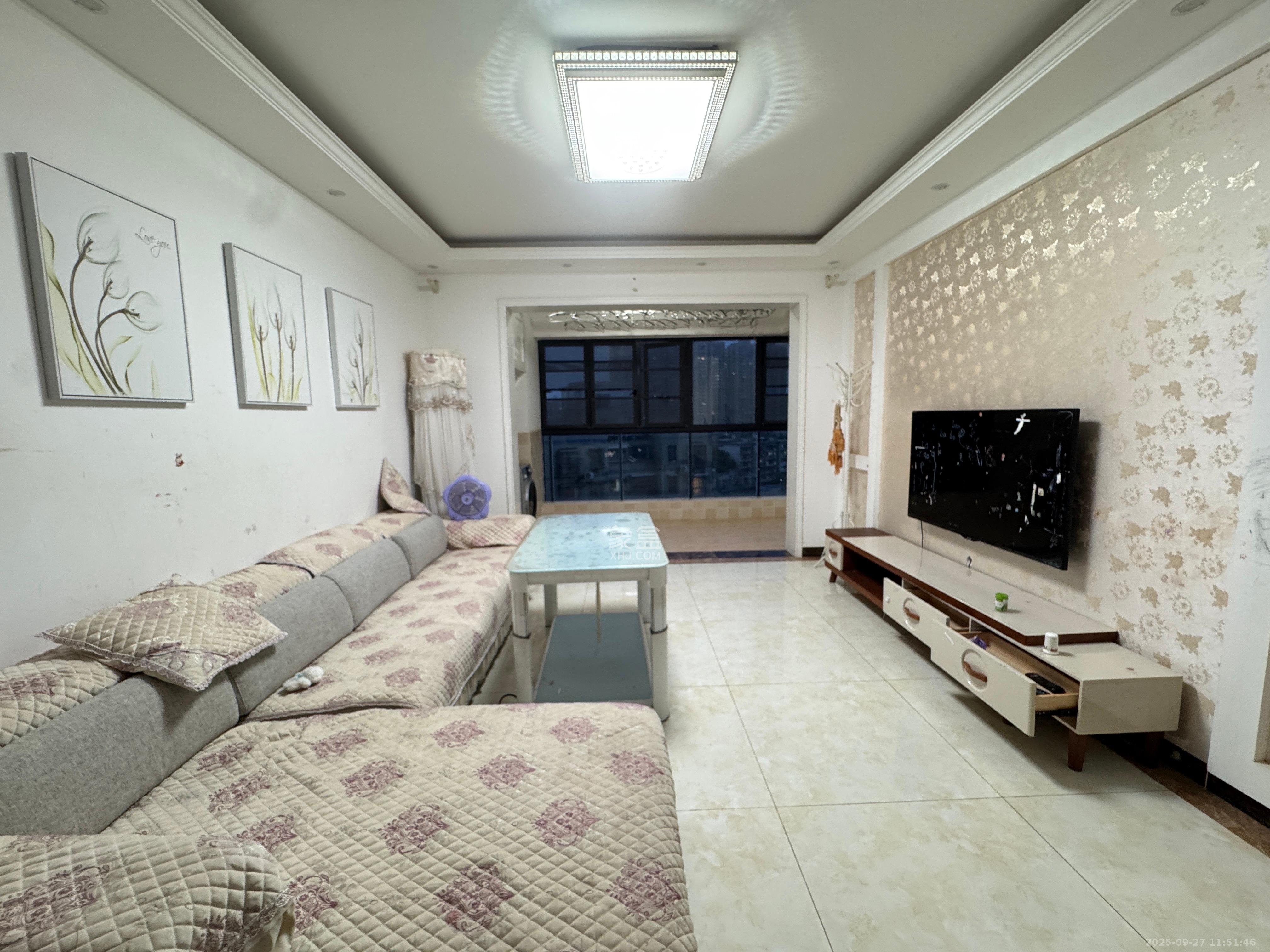 荣悦台 3室2厅2卫 3700.0元/月 荣悦台 3室2厅2卫 3700.0元/月室内图