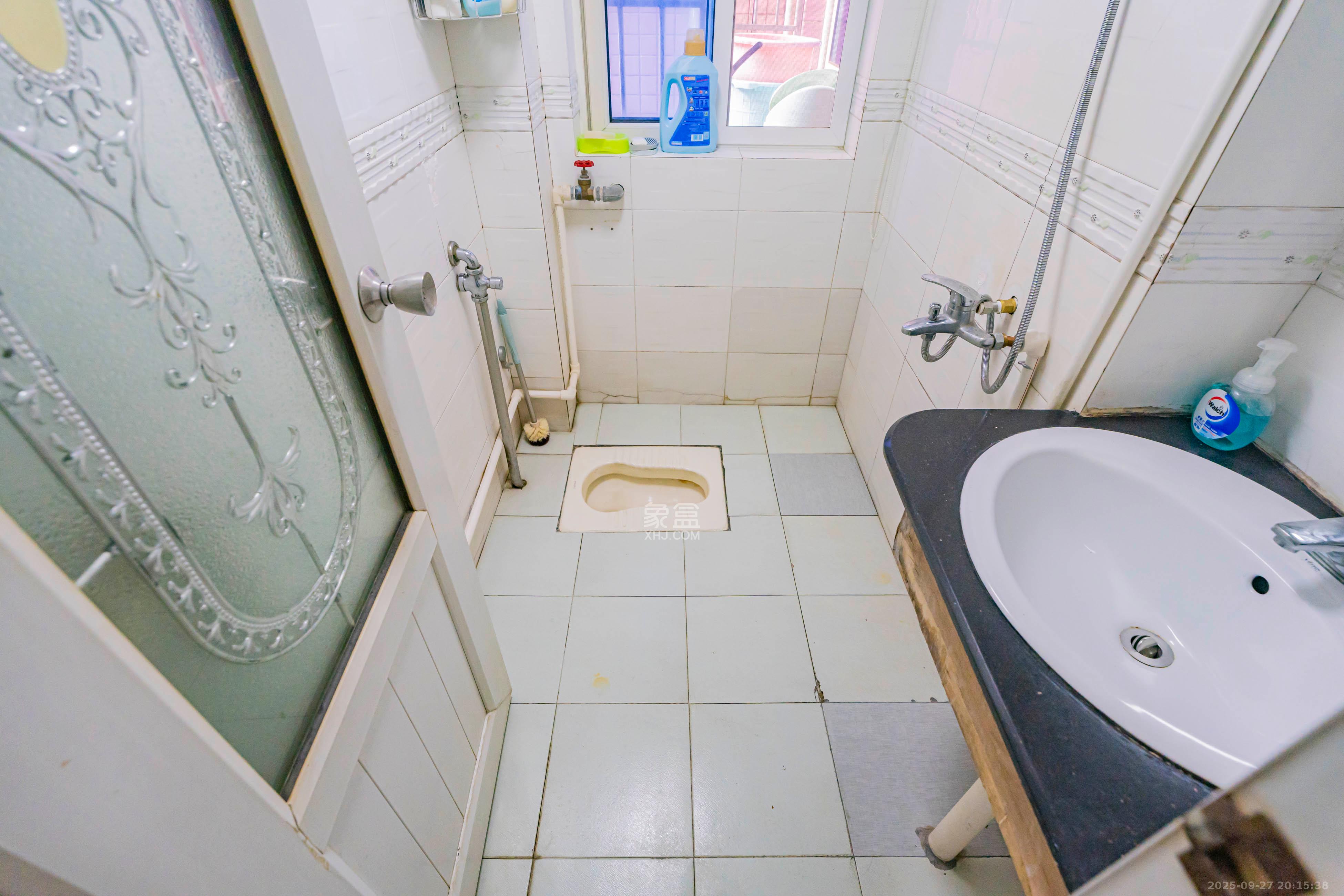 四方小区 2室2厅1卫 50.0万 四方小区 2室2厅1卫 50.0万卫生间