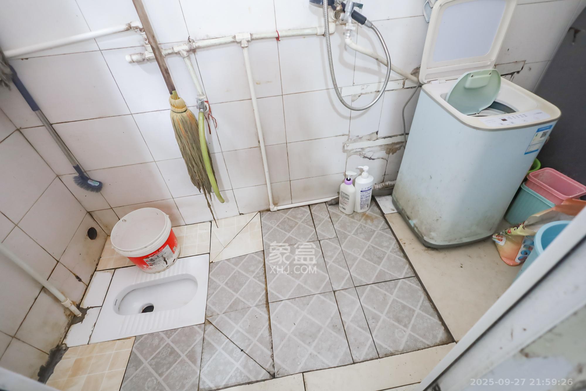 望月湖小区三片  2室1厅1卫    54.0万卫生间