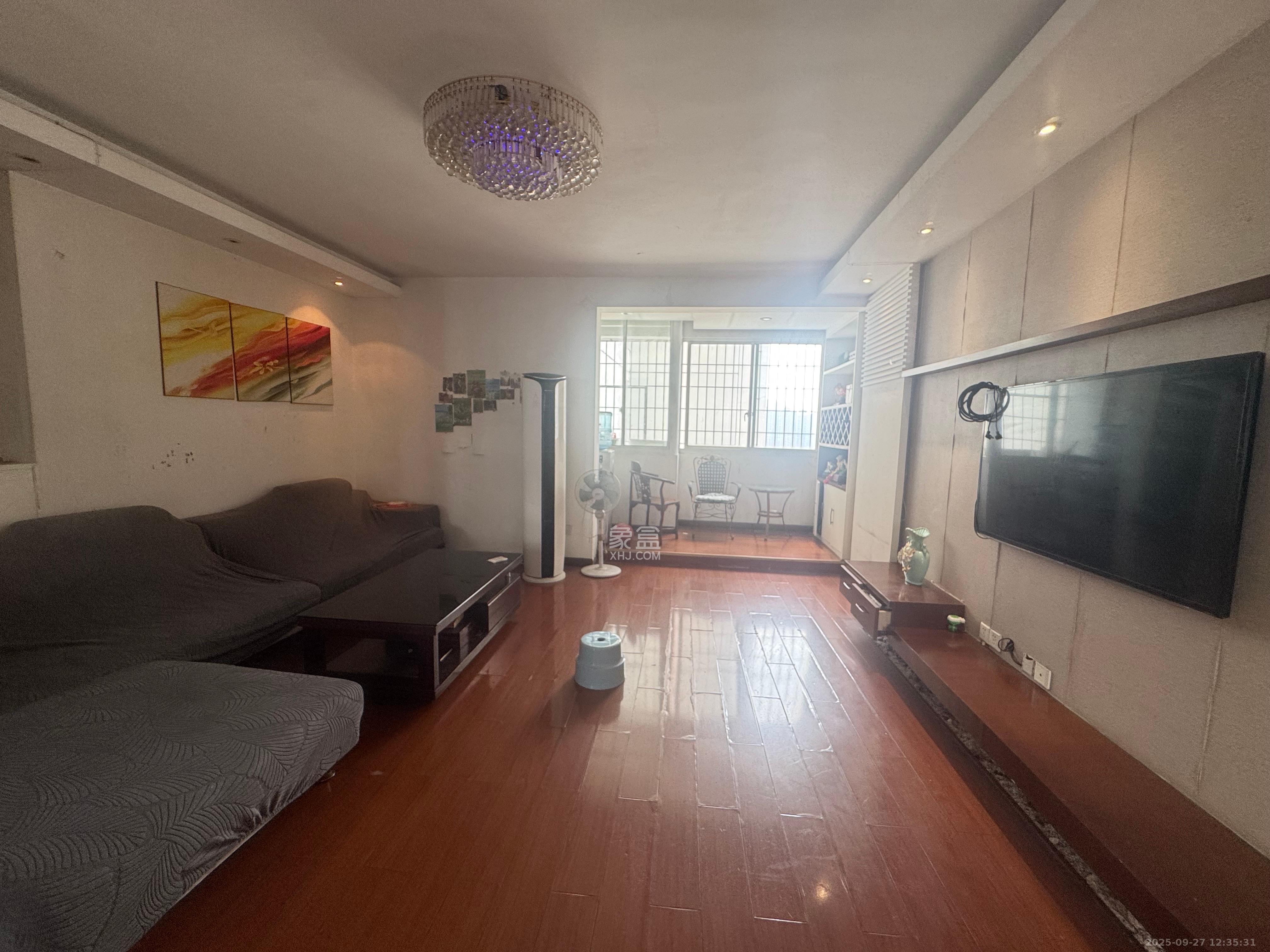 桔香鑫城 3室2厅1卫 2100.0元/月 桔香鑫城 3室2厅1卫 2100.0元/月室内图