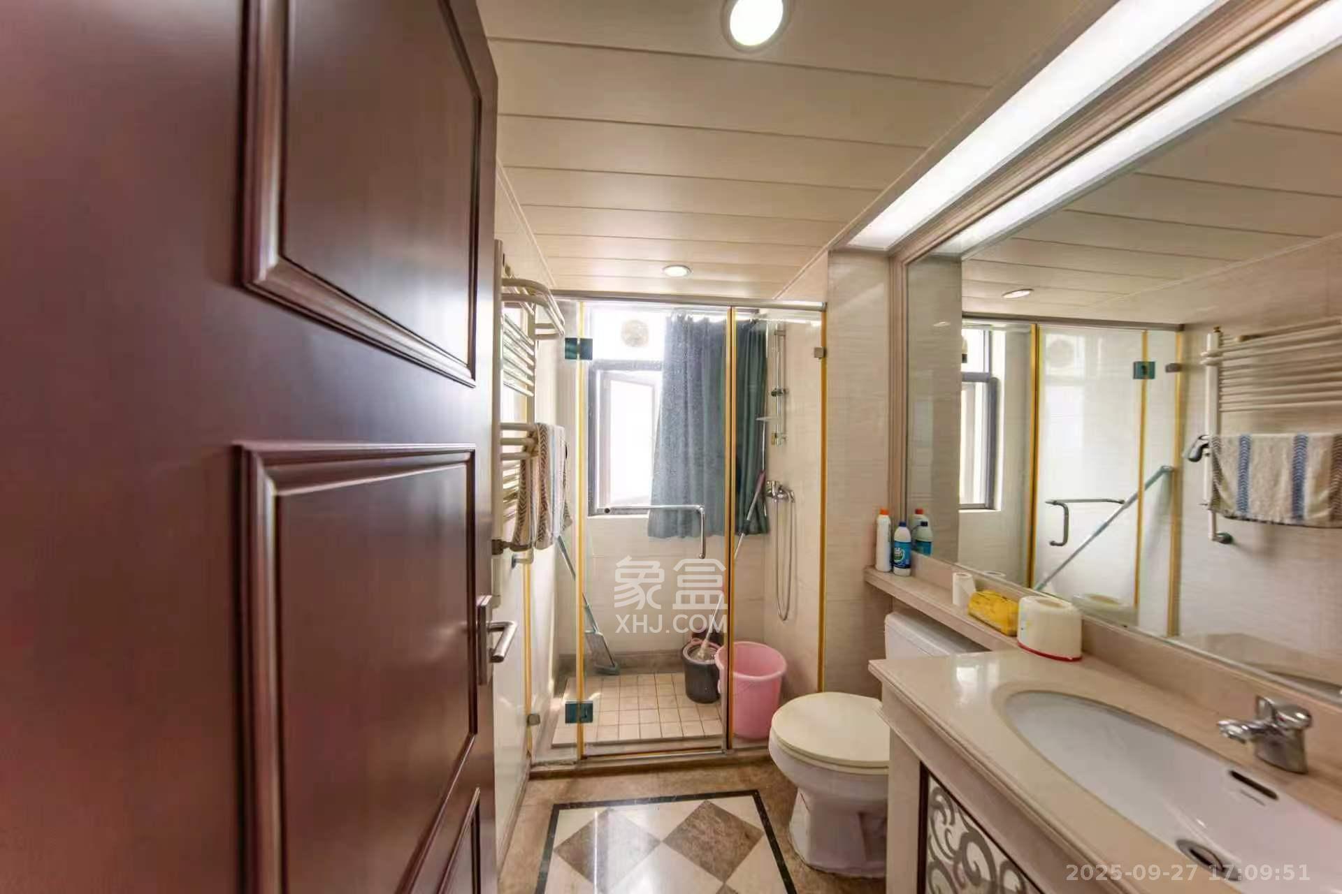 中海国际一期  4室2厅2卫    2500.0元/月室内图