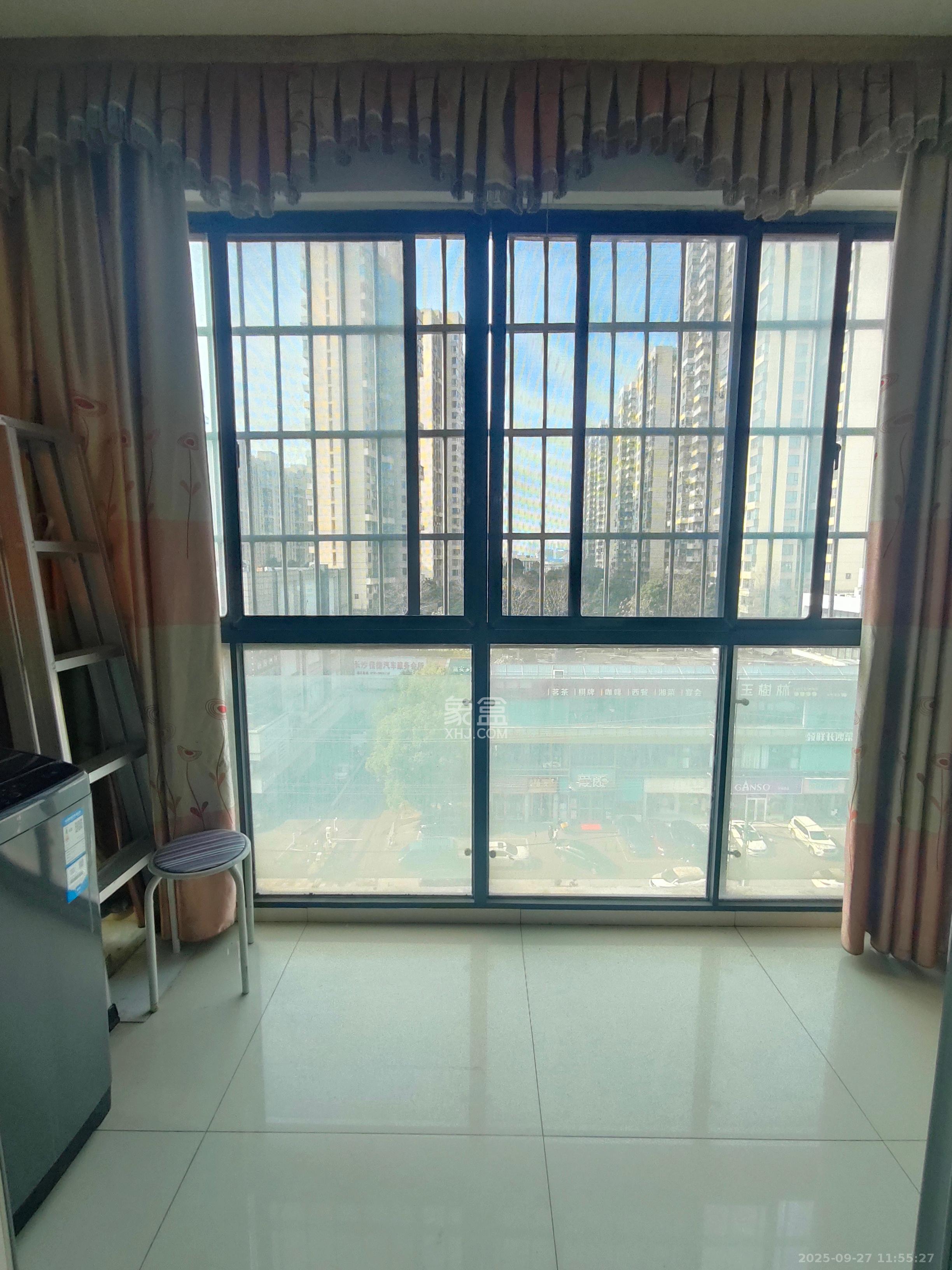 未来城科学家园 2室1厅1卫 2400.0元/月 未来城科学家园 2室1厅1卫 2400.0元/月室内图