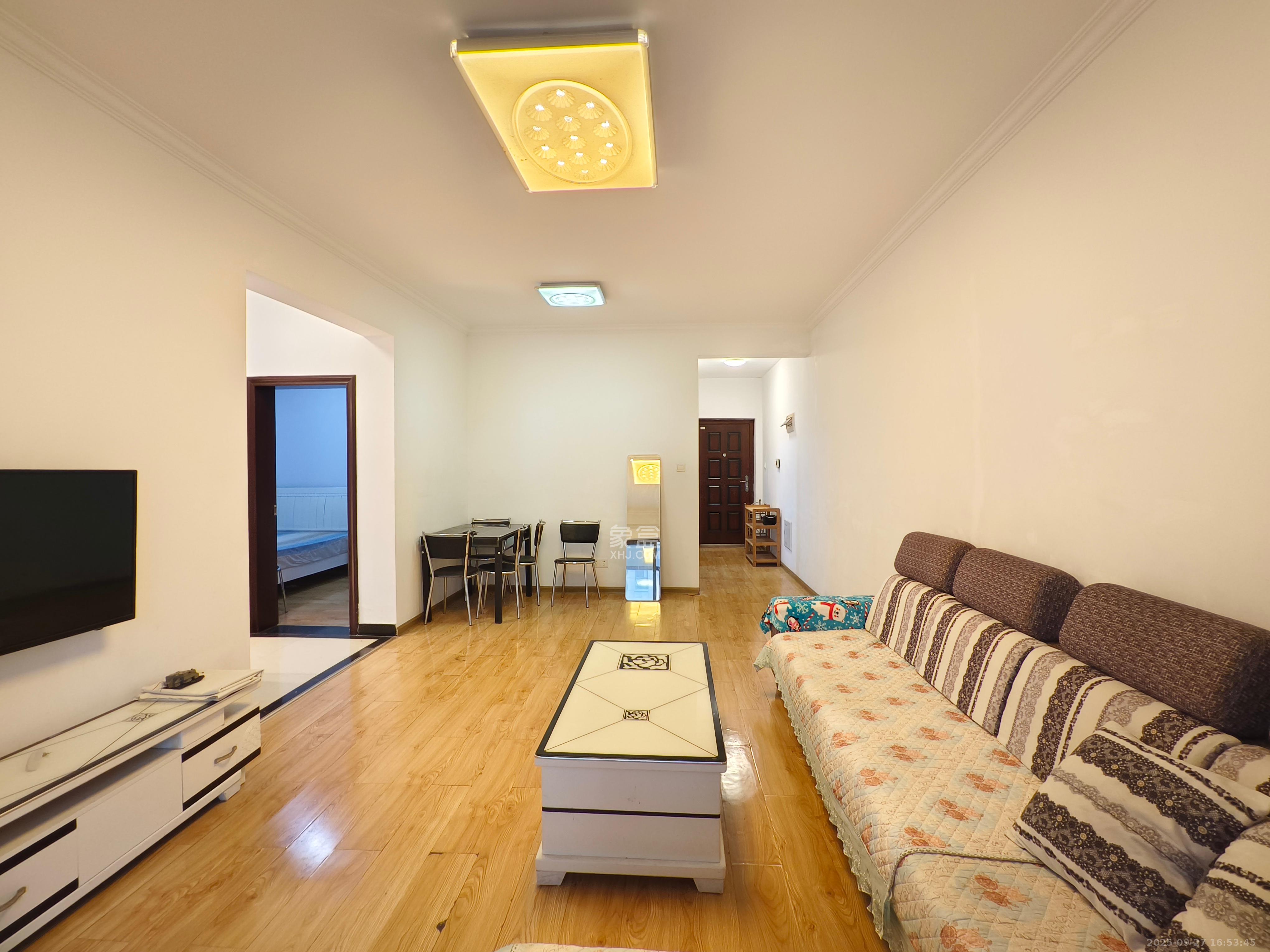 印山蓝色海岸 3室2厅1卫 1900.0元/月 印山蓝色海岸 3室2厅1卫 1900.0元/月室内图