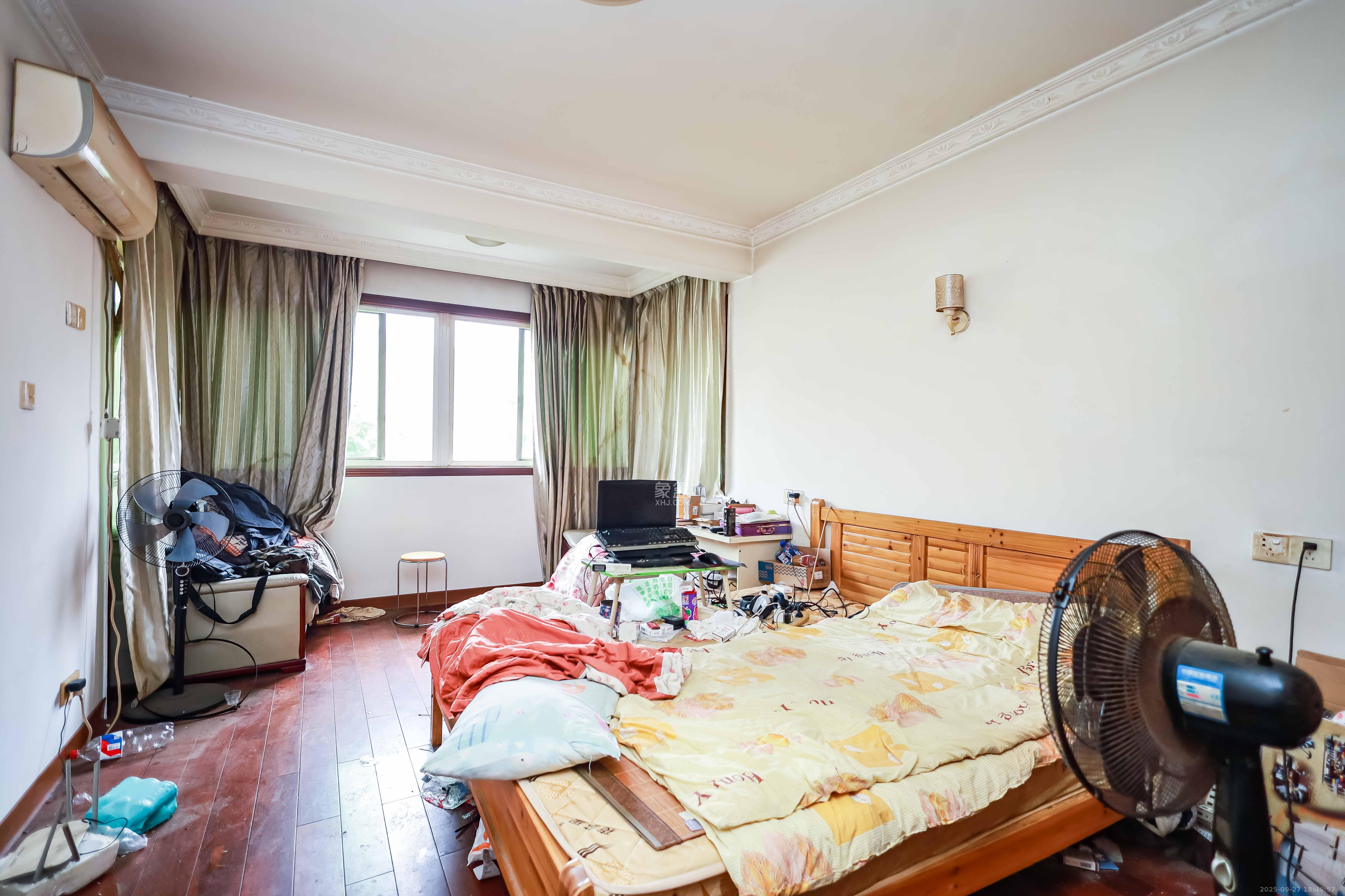 咸嘉新村嘉旺苑 5室3厅3卫 98.0万 咸嘉新村嘉旺苑 5室3厅3卫 98.0万卧室