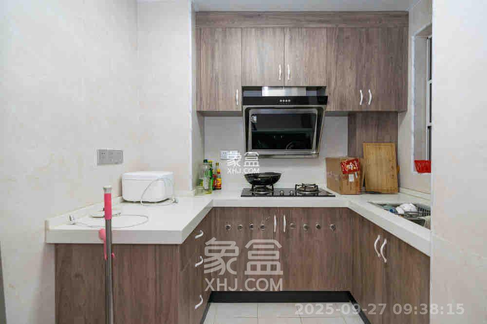 新城国际花都  3室2厅2卫    2000.0元/月室内图