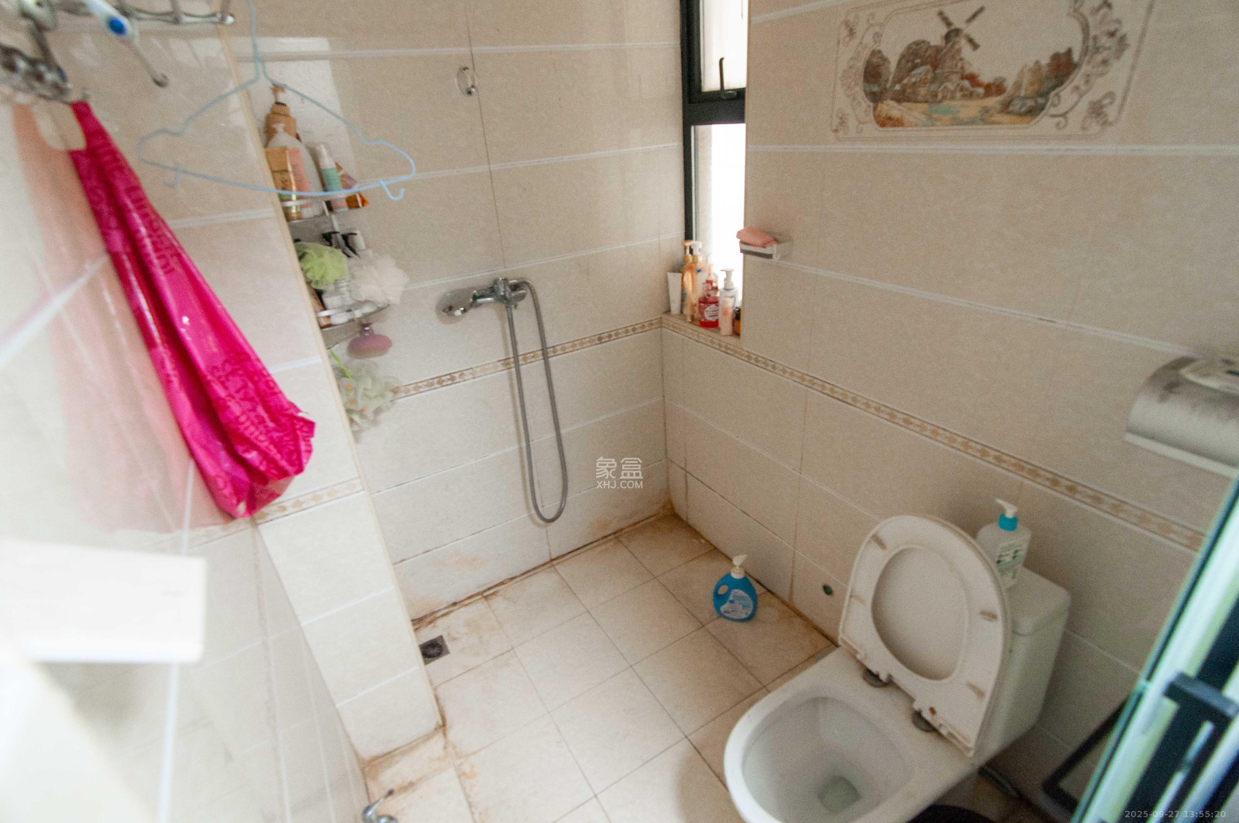 中海梅溪湖壹号 3室2厅1卫 128.0万 中海梅溪湖壹号 3室2厅1卫 128.0万卫生间