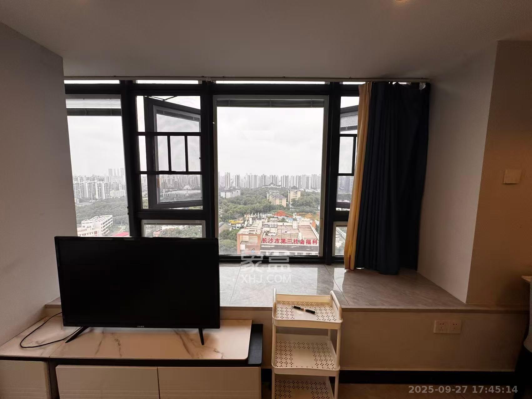 华润翡翠府 2室2厅2卫 2200.0元/月 华润翡翠府 2室2厅2卫 2200.0元/月室内图