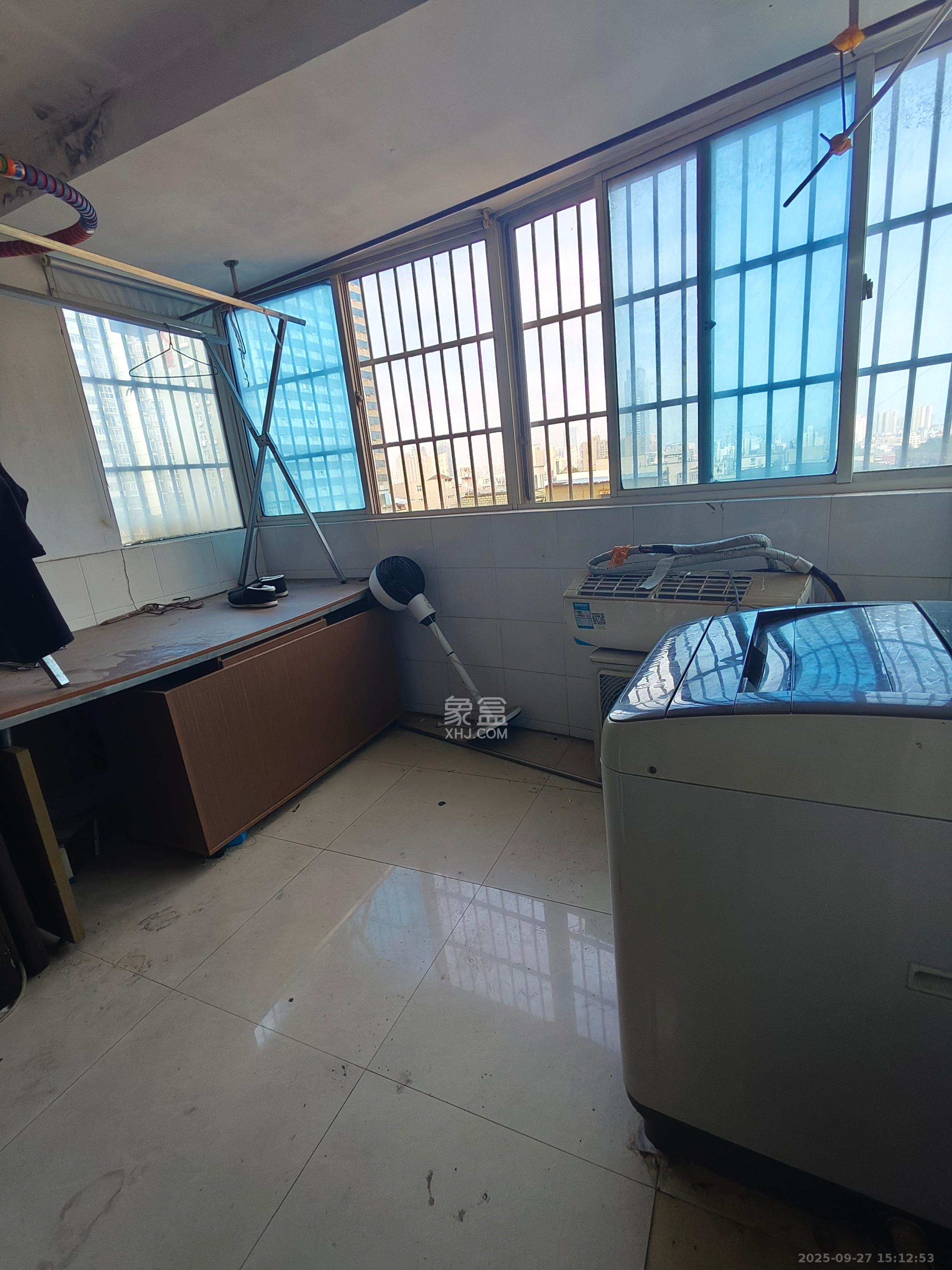 华海3C(天心电子世界)  3室2厅1卫   2500.00元/月室内图