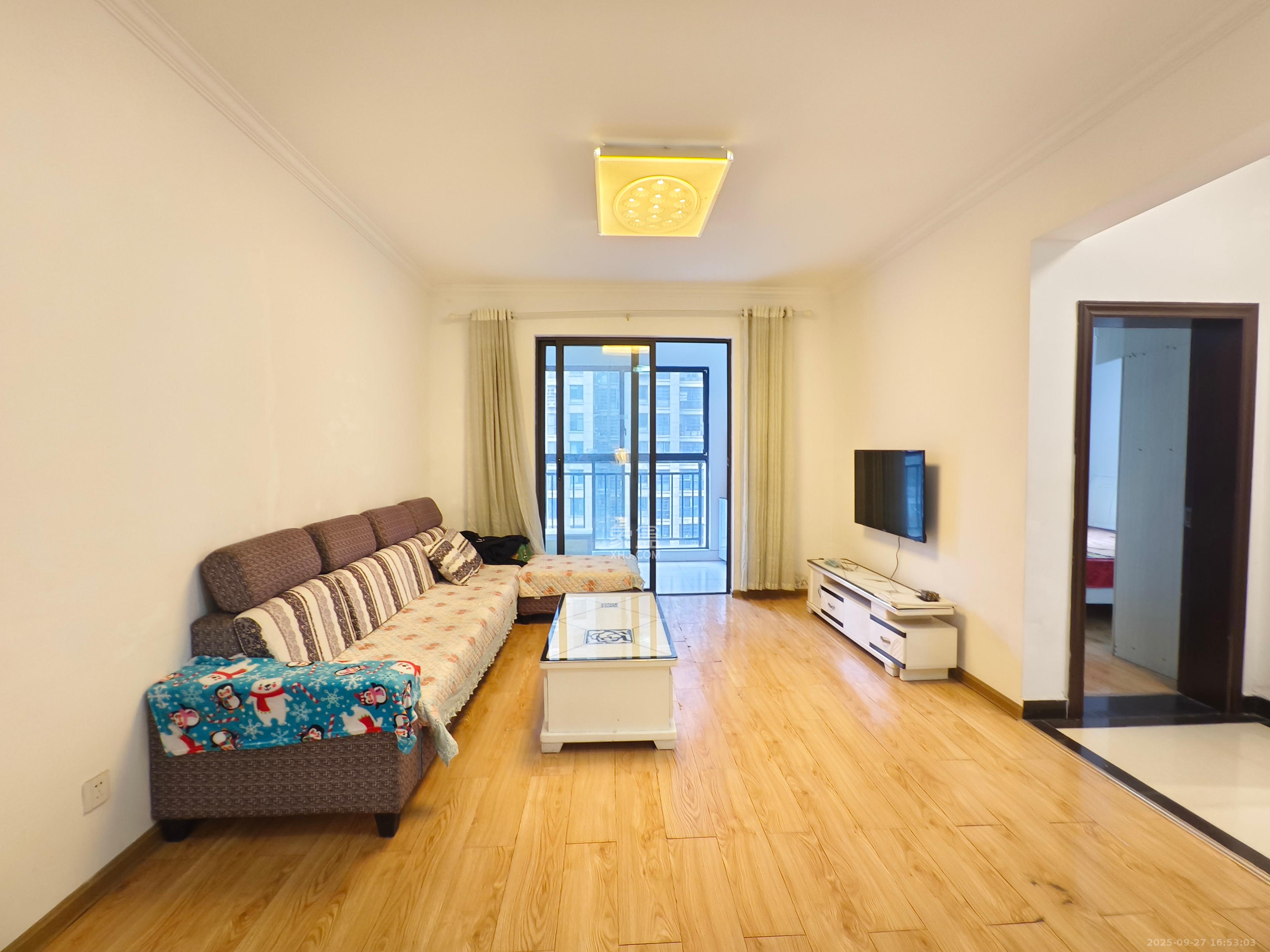 印山蓝色海岸 3室2厅1卫 1900.0元/月 印山蓝色海岸 3室2厅1卫 1900.0元/月室内图