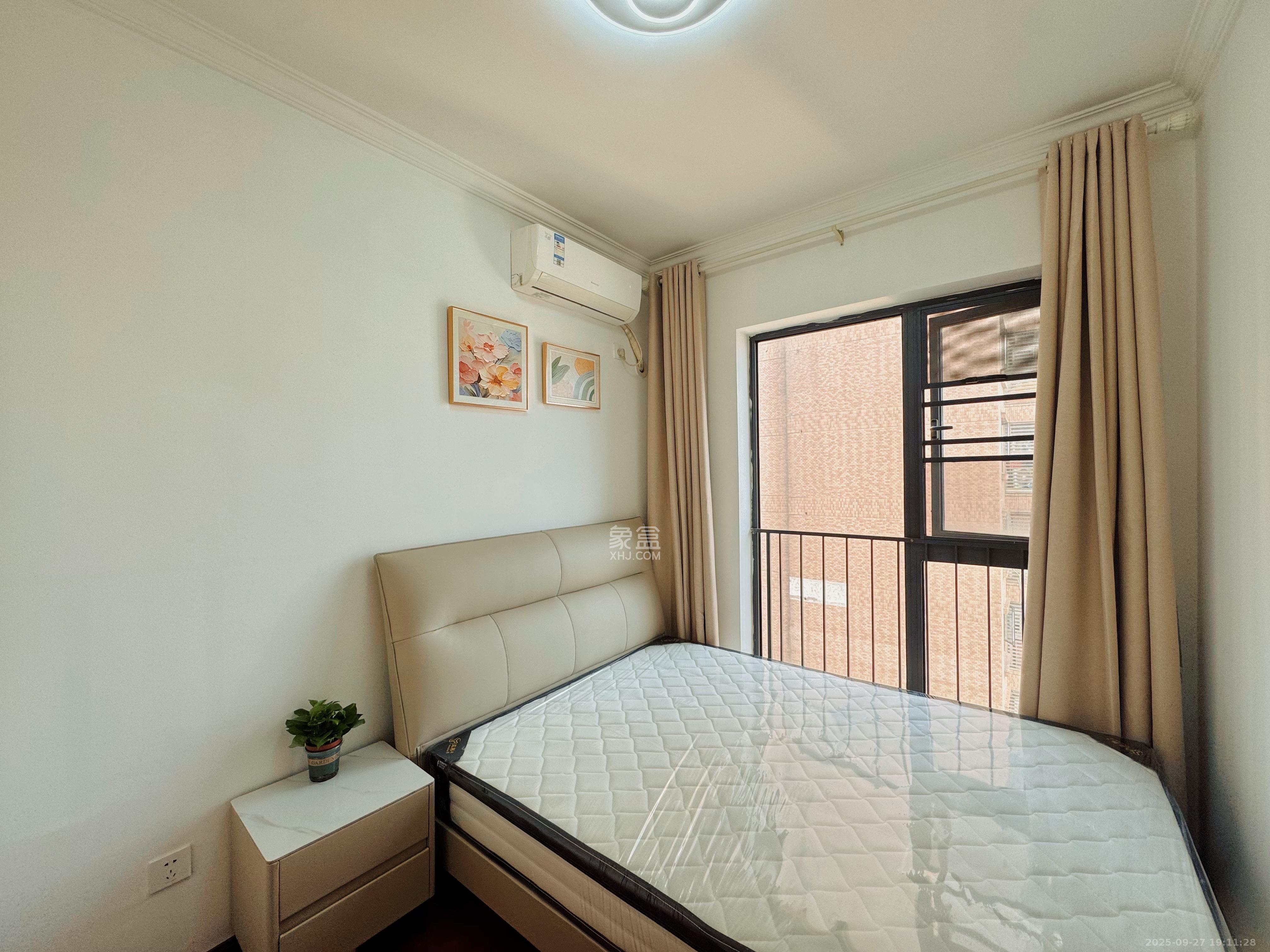 华润五彩城 3室2厅1卫 2000.0元/月 华润五彩城 3室2厅1卫 2000.0元/月室内图