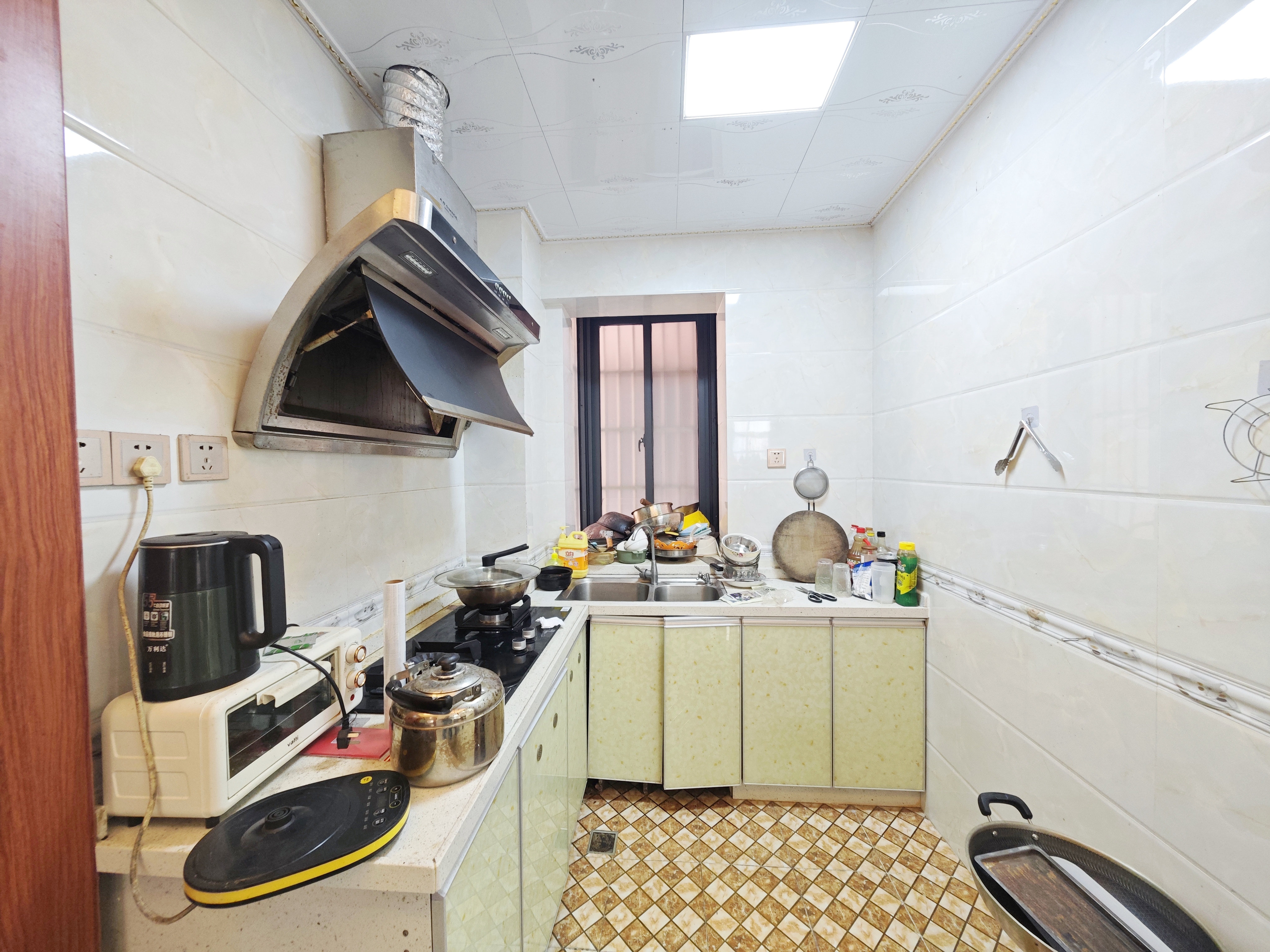 星华佳园 3室2厅1卫 160.0万 星华佳园 3室2厅1卫 160.0万客厅