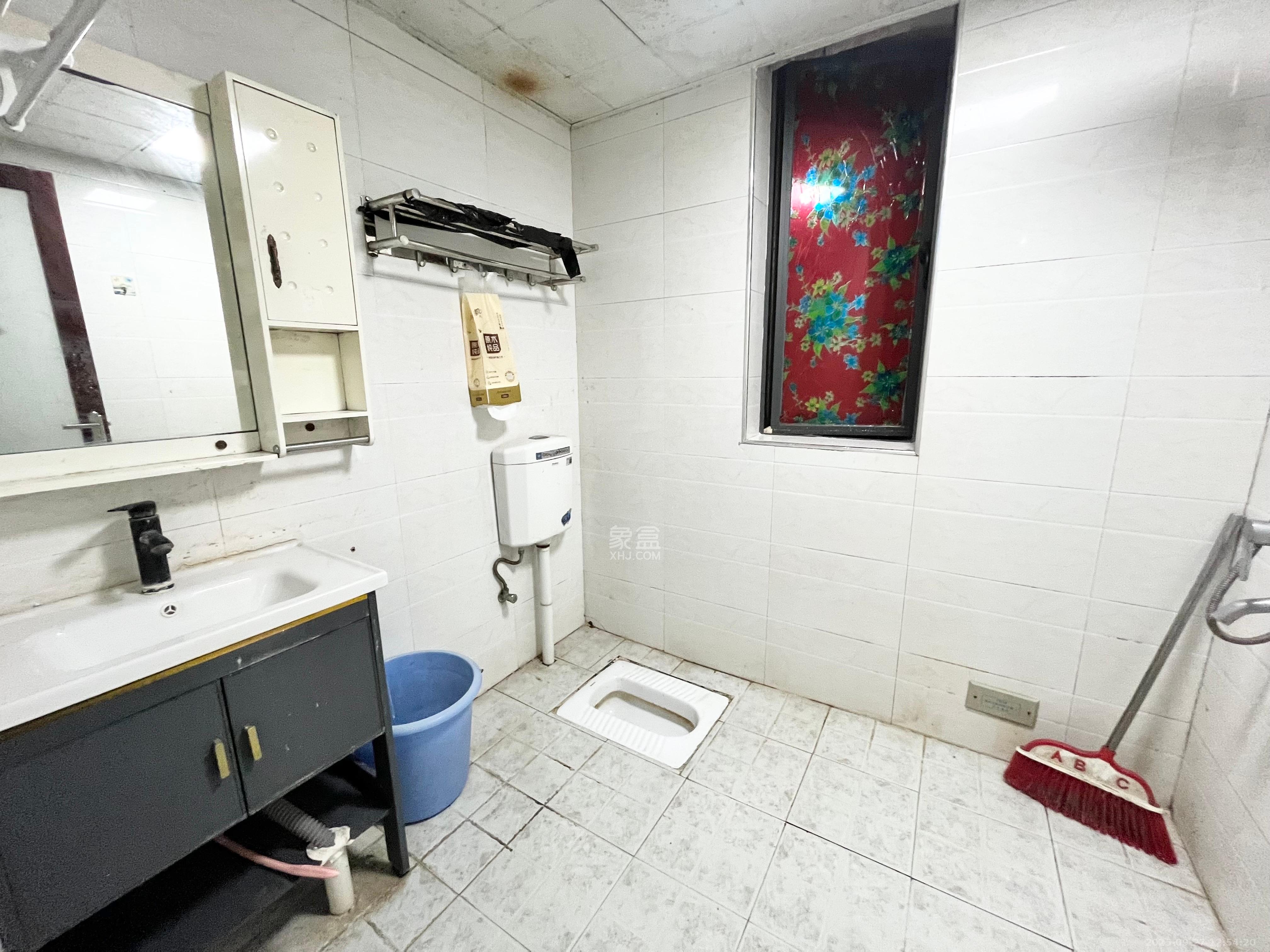 保利麓谷林语C区  2室2厅1卫    1900.0元/月室内图