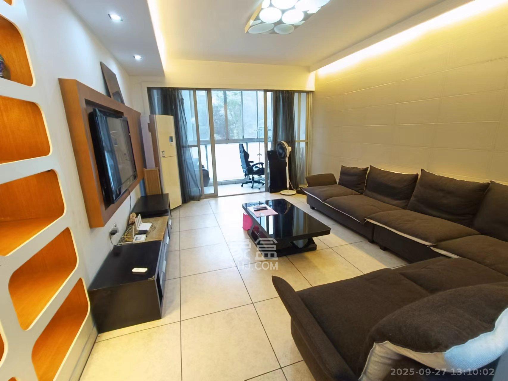 阳光100二期 2室2厅1卫 2600.0元/月 阳光100二期 2室2厅1卫 2600.0元/月室内图