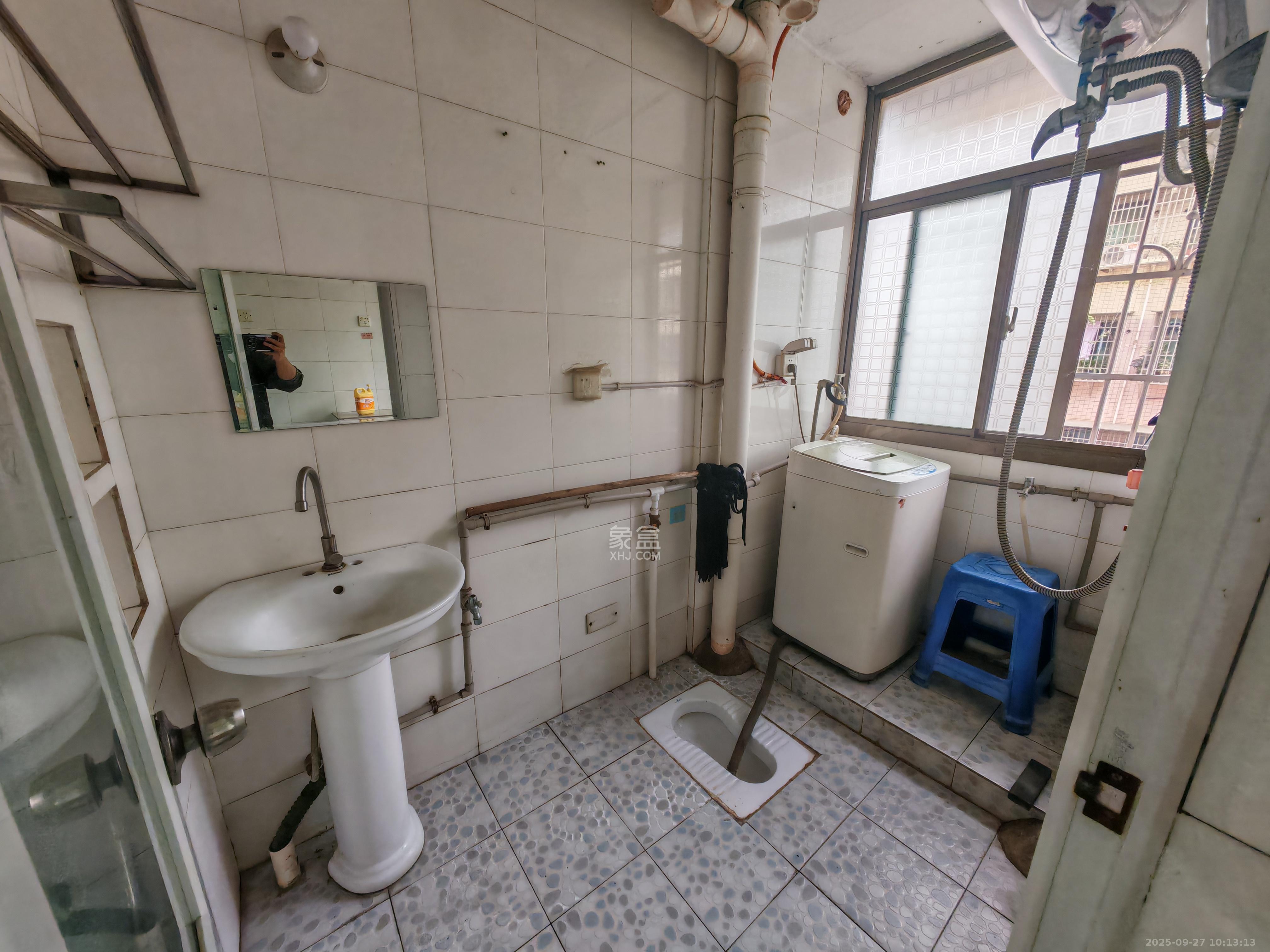 高岭小区 1室1厅1卫 1000.0元/月 高岭小区 1室1厅1卫 1000.0元/月室内图