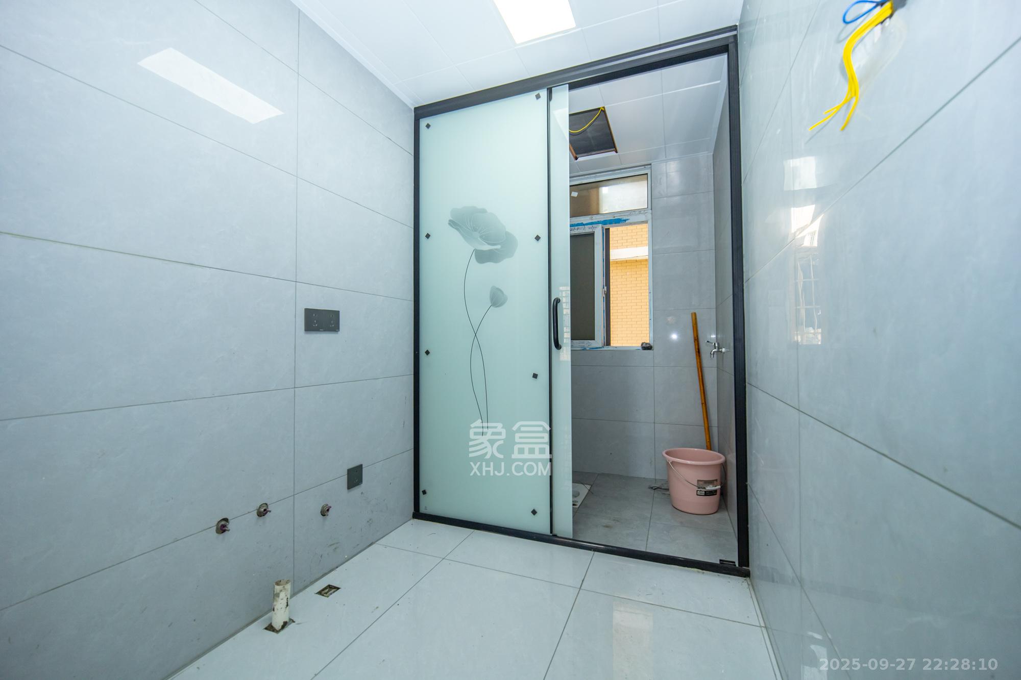 楚天世纪城西苑 3室2厅2卫 69.8万 楚天世纪城西苑 3室2厅2卫 69.8万卫生间