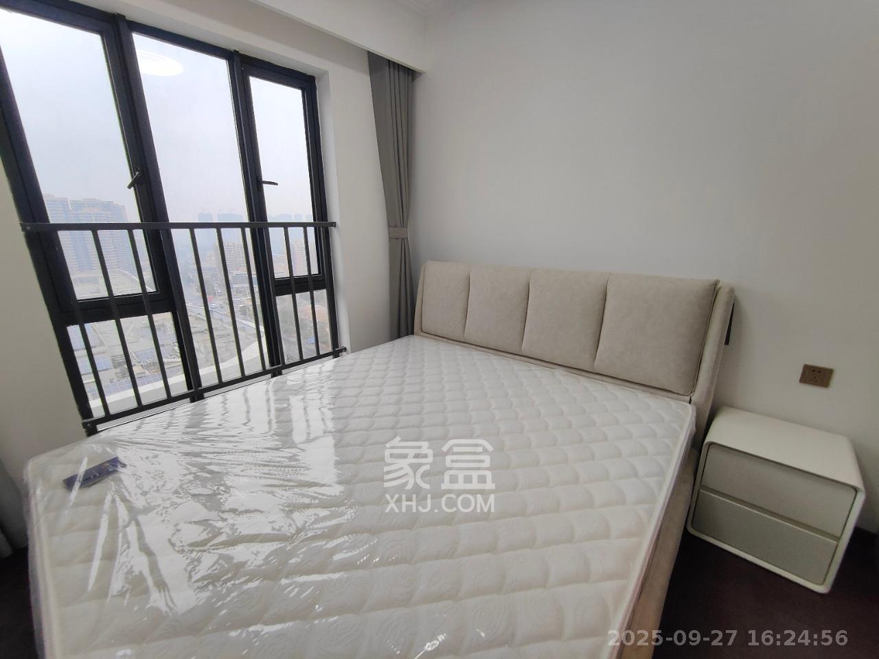 绿地长沙城际空间站（绿地新里佳苑）  4室2厅2卫    3700.0元/月室内图